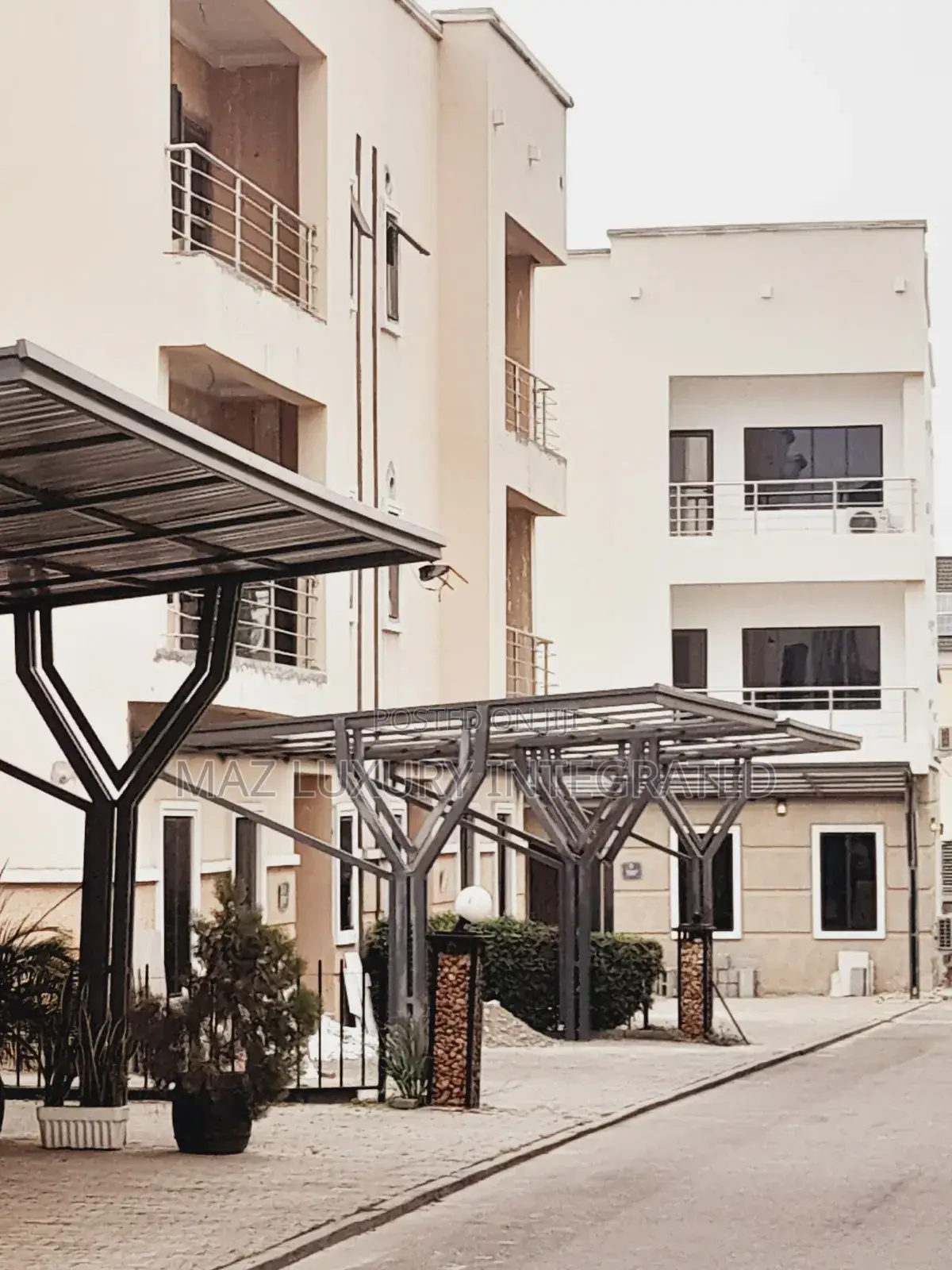 5bdrm Townhouse / Terrace in Brains And Hammers, Wuye for rent