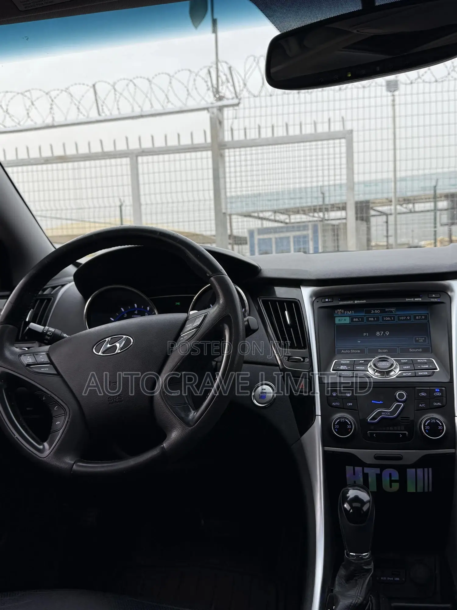 Hyundai Sonata Limited 2.0T Sedan (2.0L 4cyl 6A) 2011 Black
