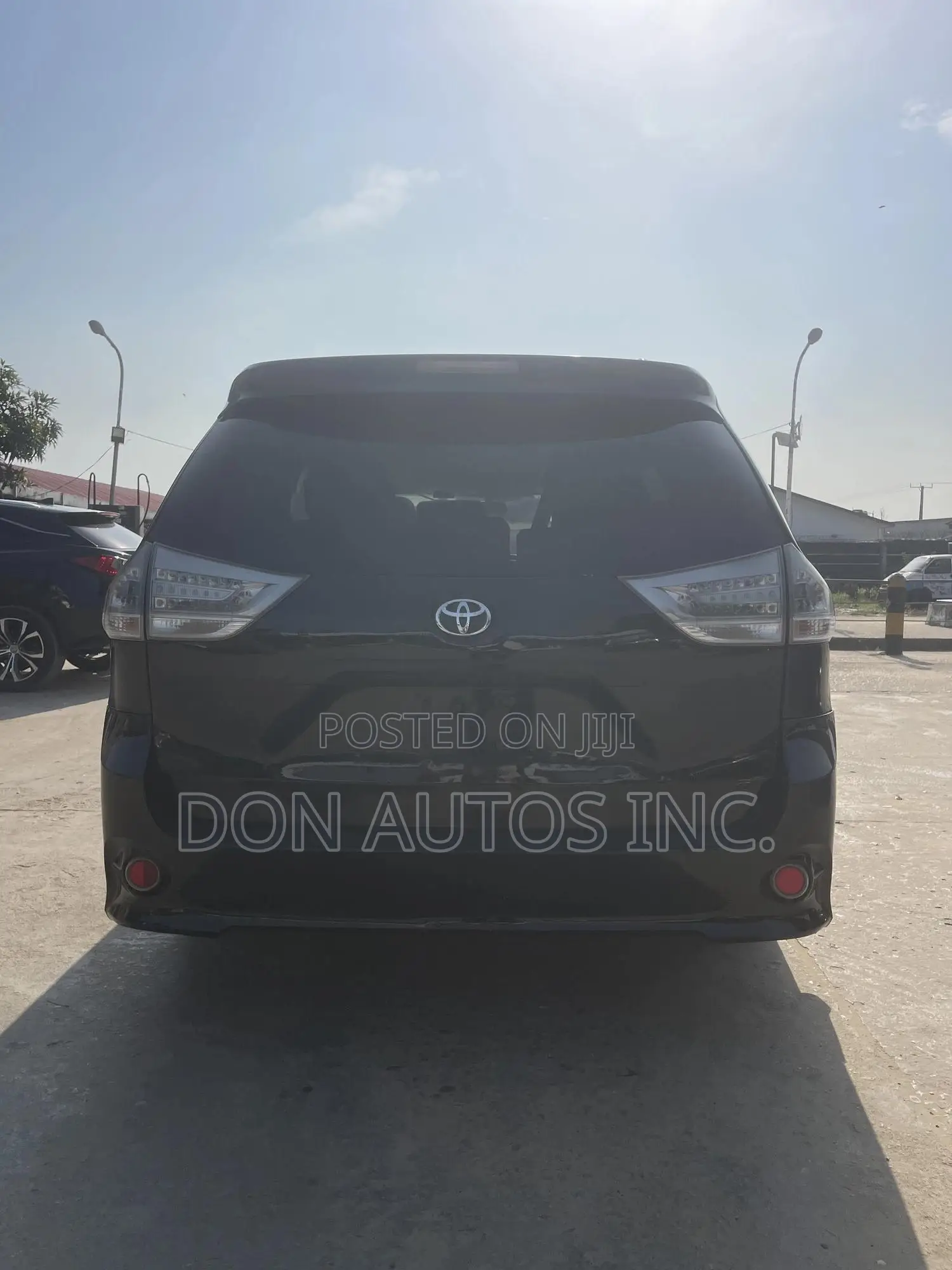 Toyota Sienna 2011 Black