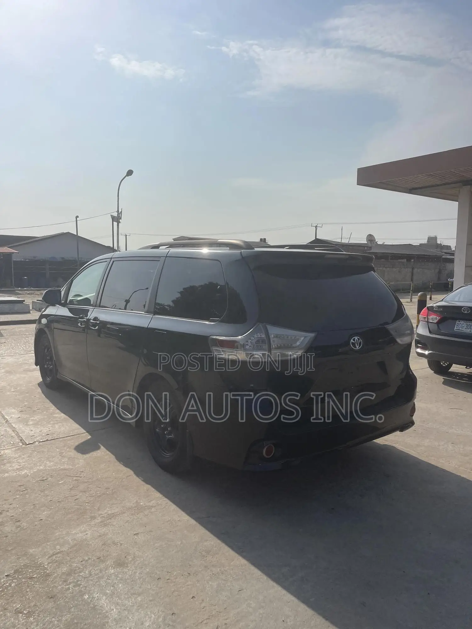 Toyota Sienna 2011 Black
