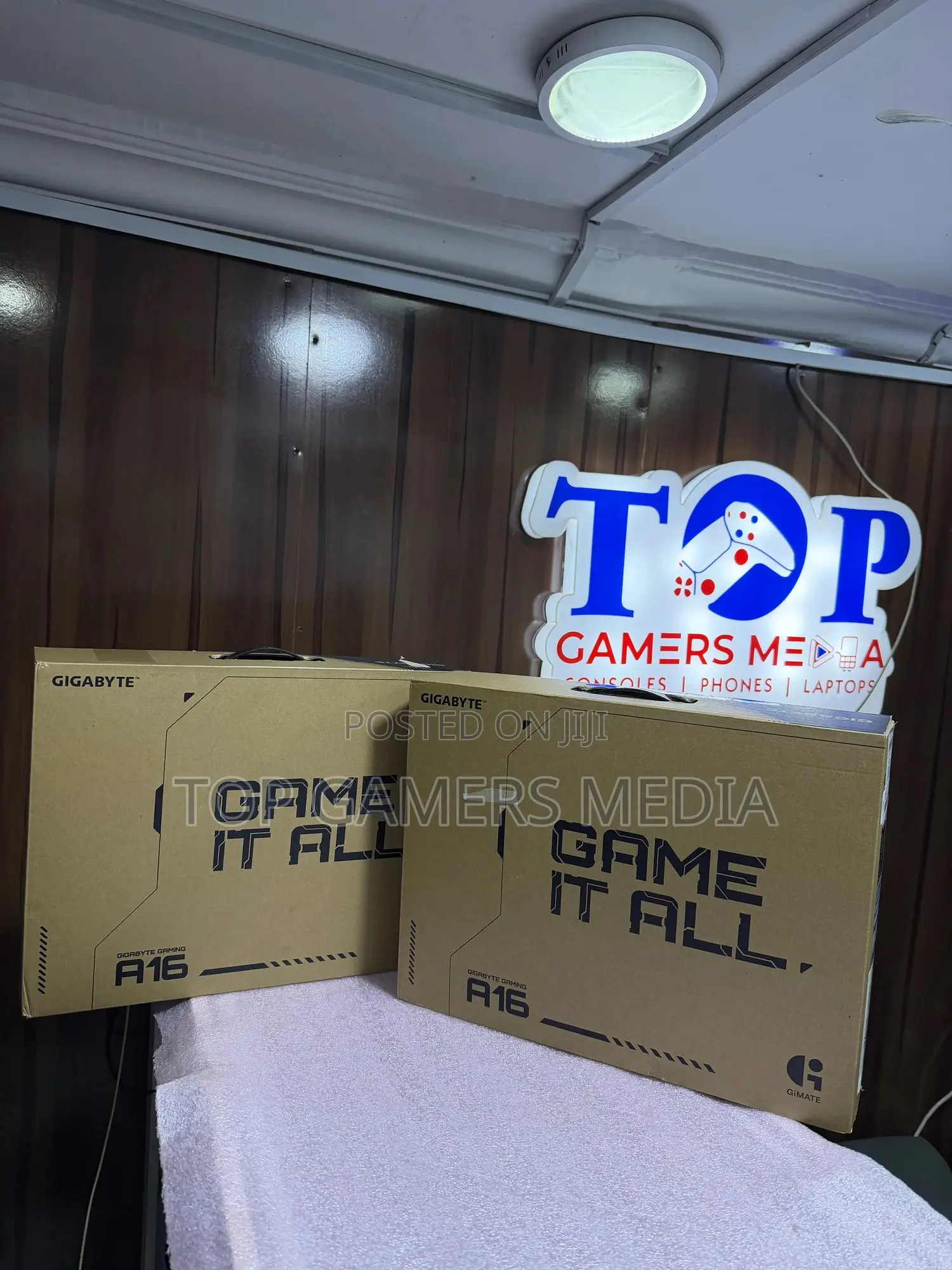 New Laptop Gigabyte 16GB Intel Core i7 SSD 1T