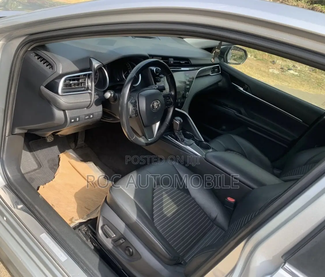 Toyota Camry 2018 Gray
