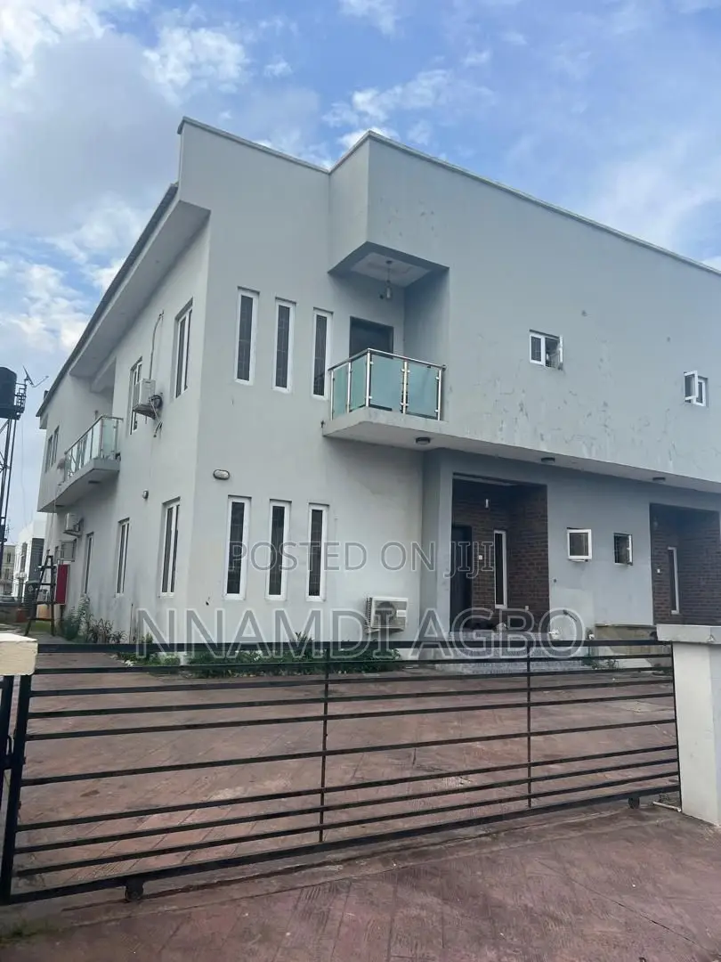 4bdrm Duplex in Chevron for rent