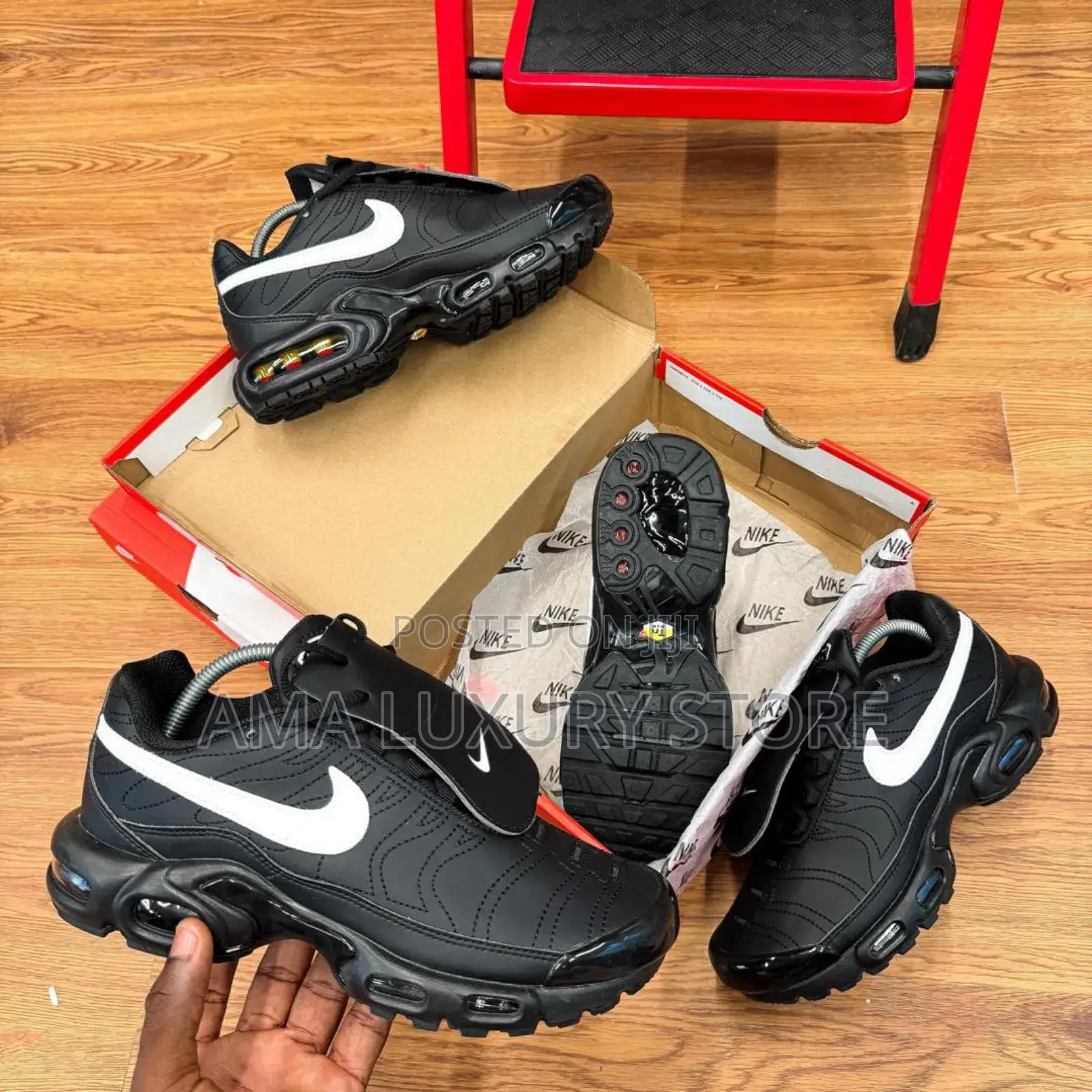 Nike Air Max Luxury Sneakers (With Detachable Tongue
