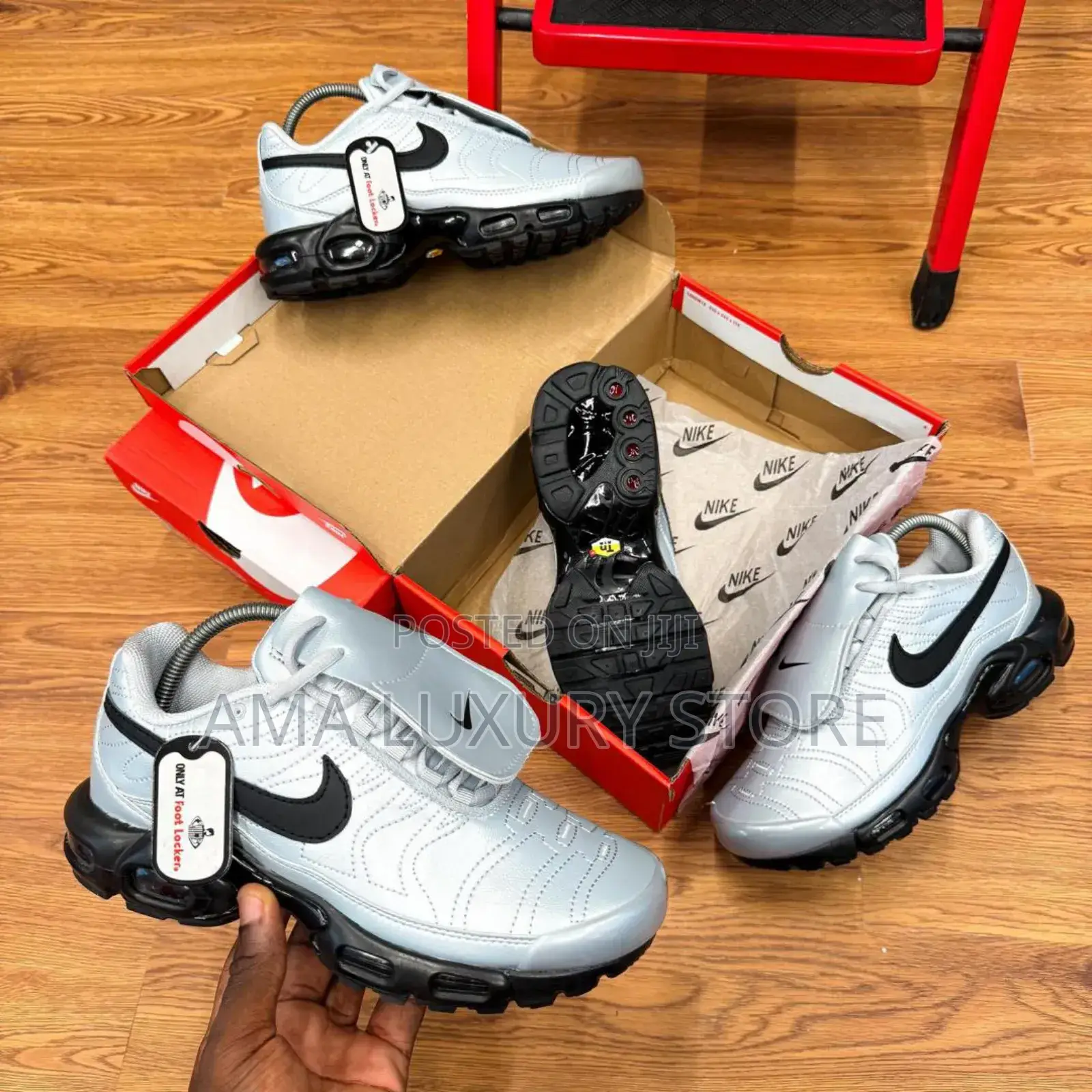 Nike Air Max Luxury Sneakers (With Detachable Tongue