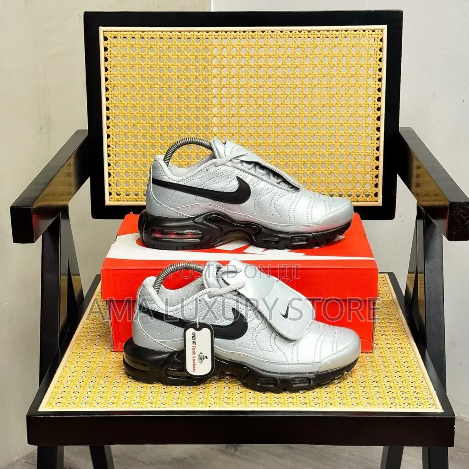Nike Air Max Luxury Sneakers (With Detachable Tongue