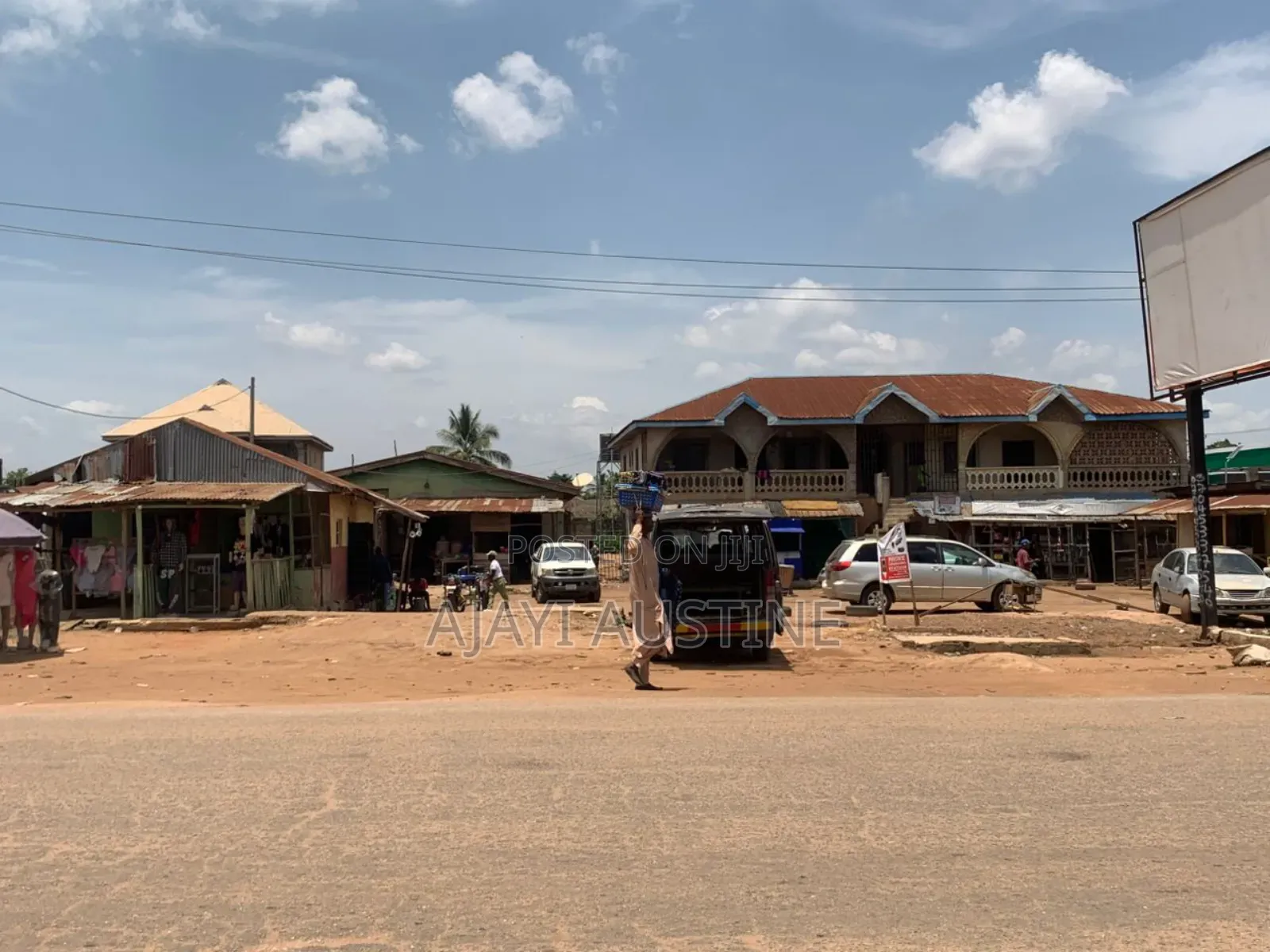 Building for Sale Along Benin Garage Road