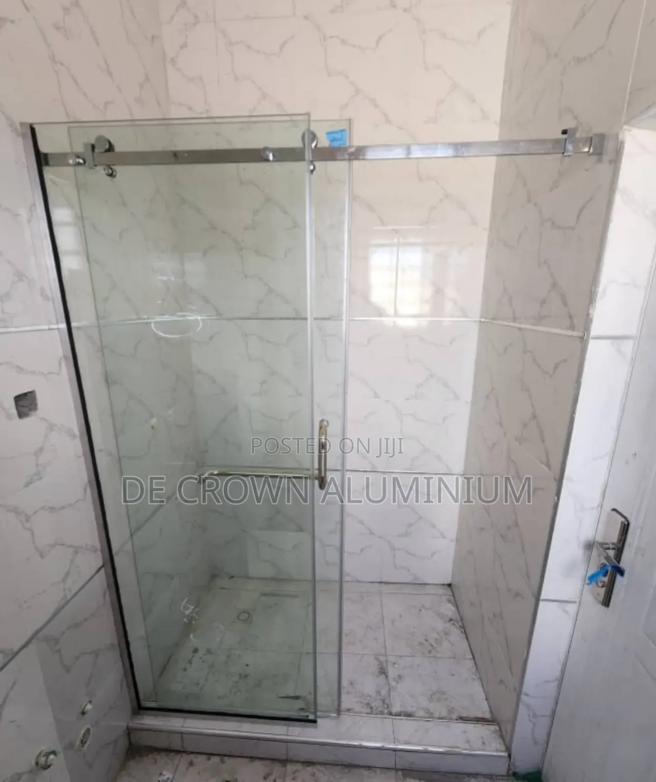 Luxury 10mm Tempered Shower Glass Cubicle With Silver Accessories –