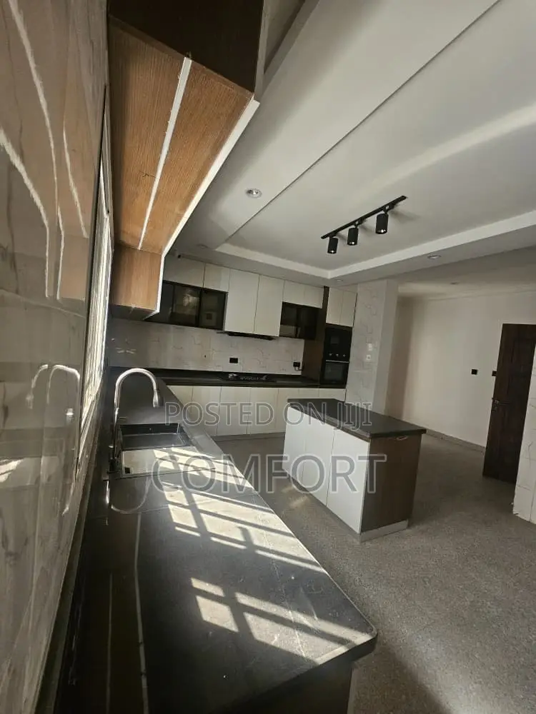 5bdrm House in Galadimawa for rent