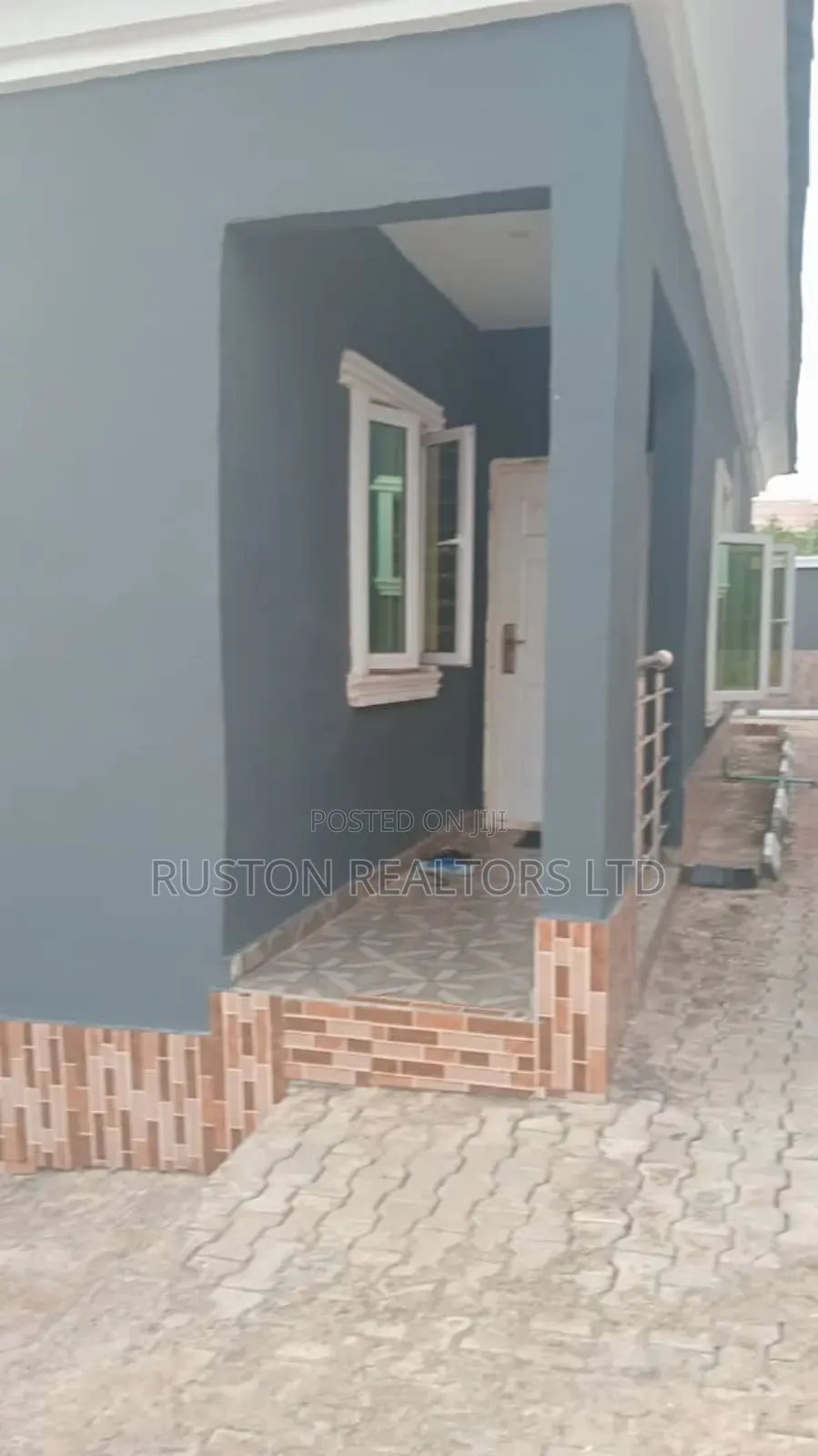 6bdrm Duplex in Akala Express for sale