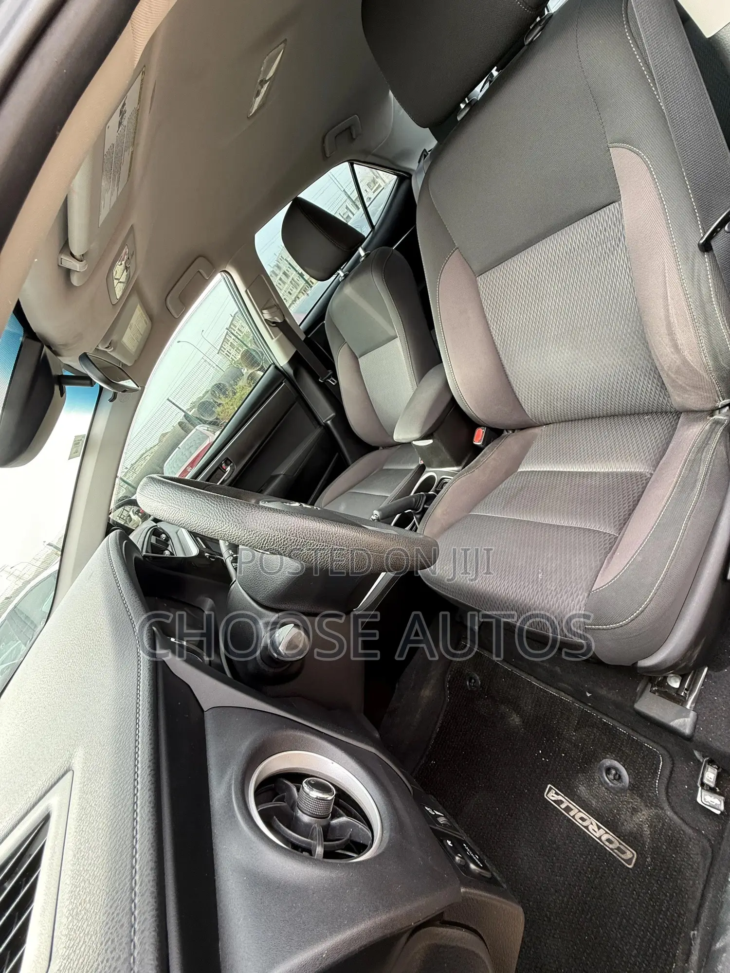 Toyota Corolla LE Eco (1.8L 4cyl 2A) 2018 Gray