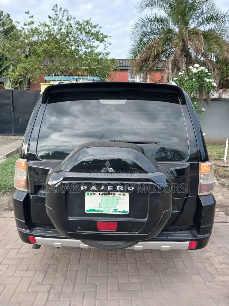 Mitsubishi Pajero 3.8 V6 GLS/GLX 2011 Black