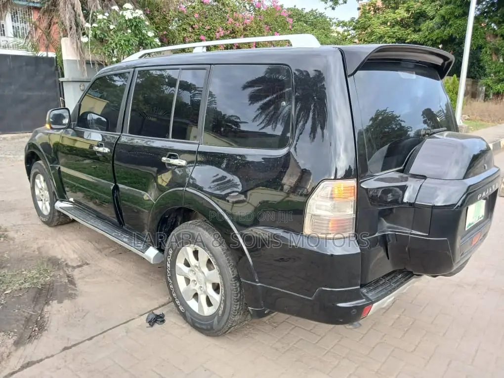 Mitsubishi Pajero 3.8 V6 GLS/GLX 2011 Black