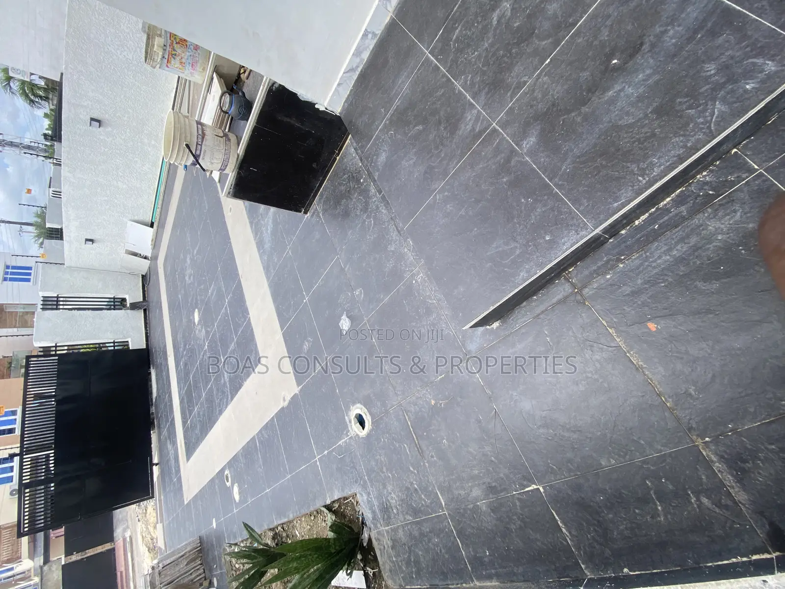 5bdrm Duplex in Ikota for sale