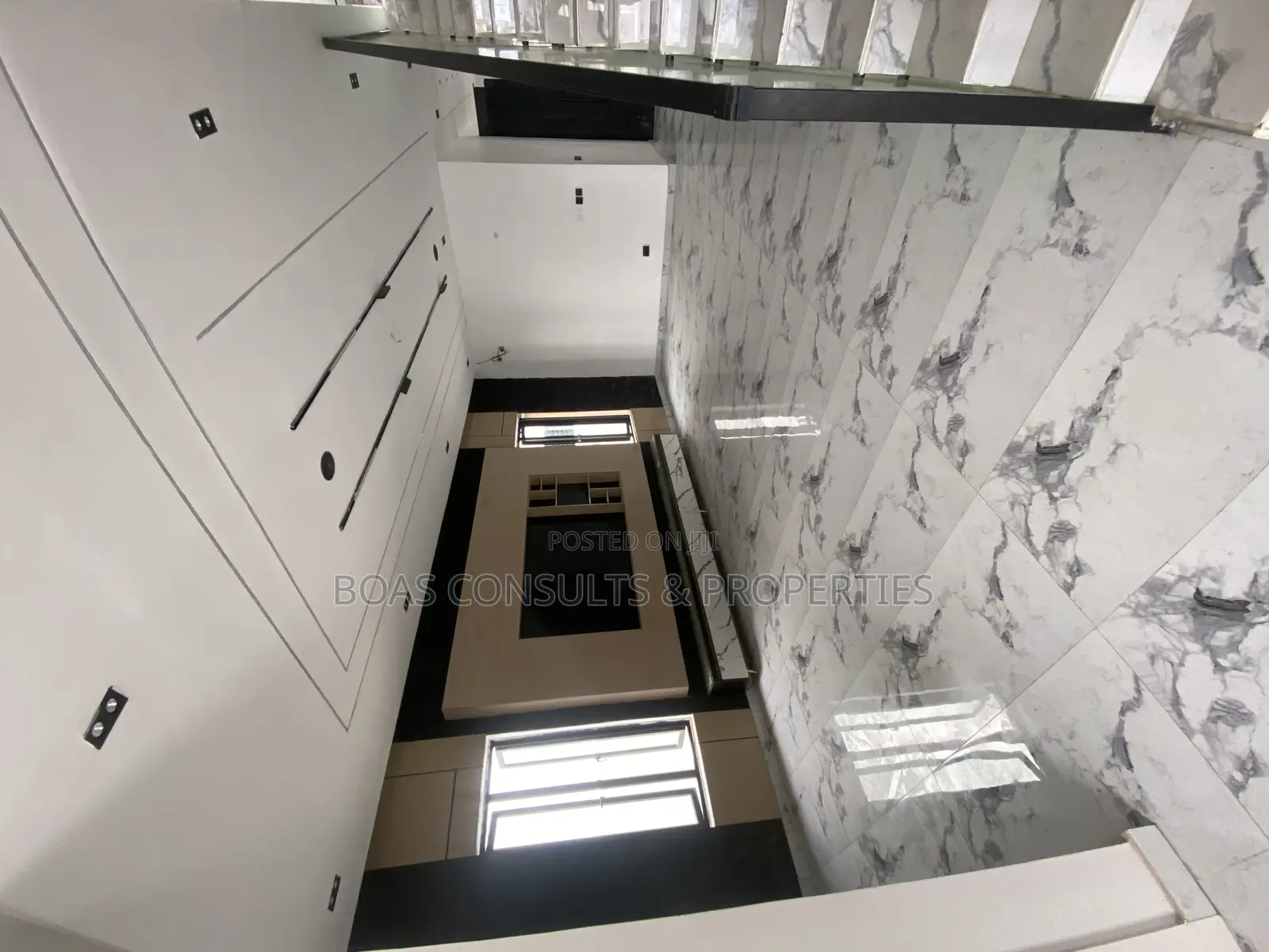 5bdrm Duplex in Ikota for sale