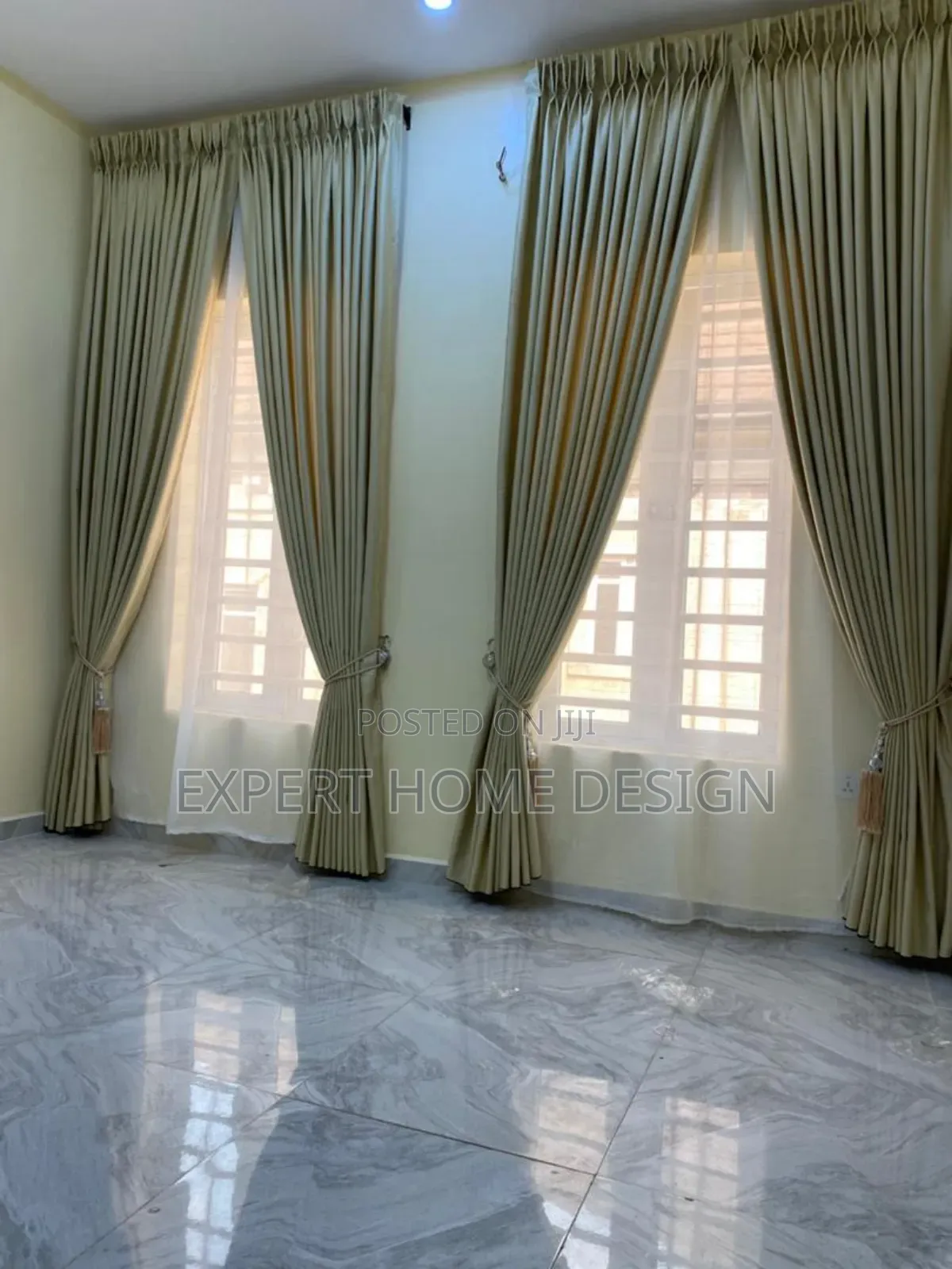Light Beige Quality Curtain With Accessories