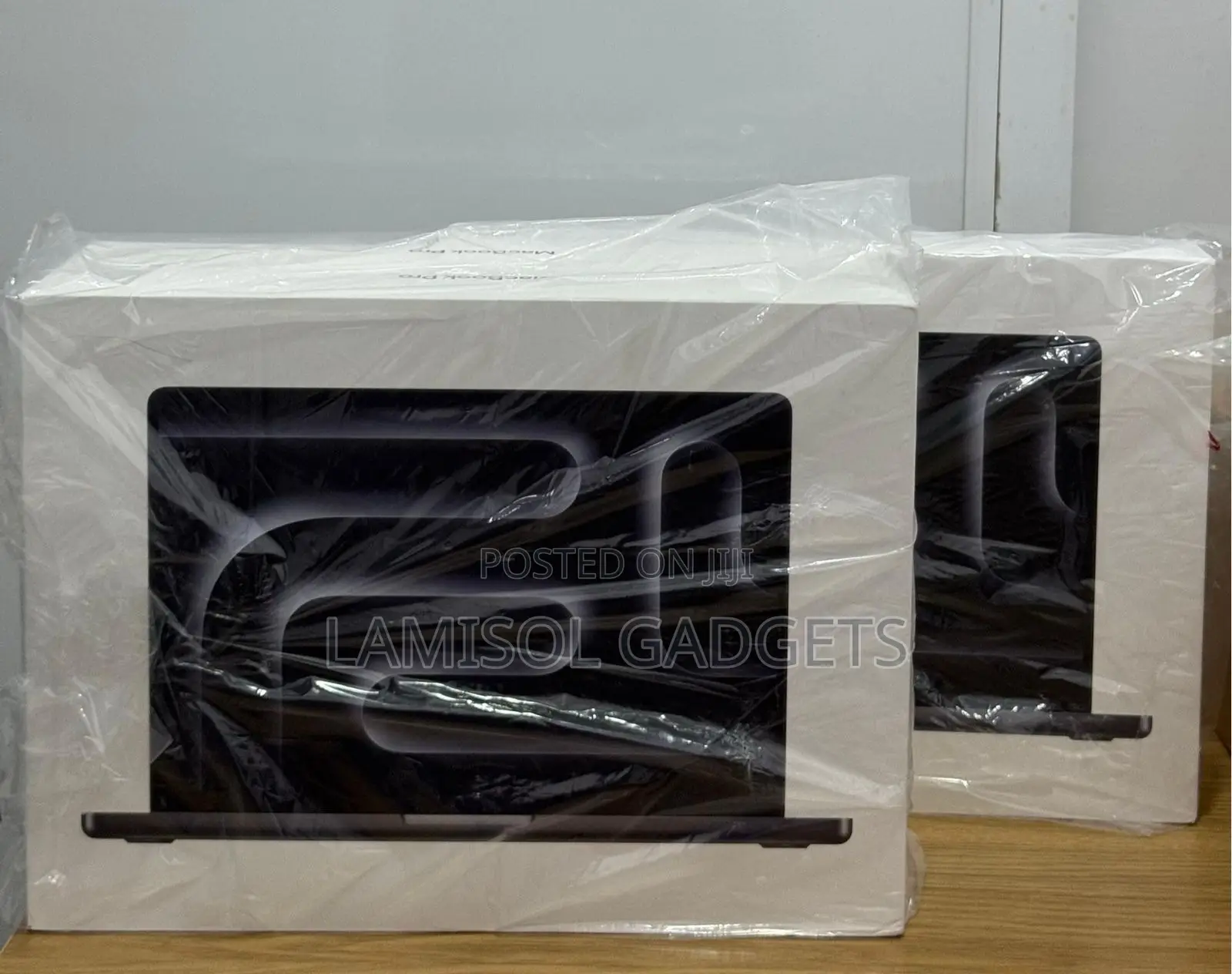 New Laptop Apple MacBook Pro 2025 M5 16GB Apple M5 SSD 512GB