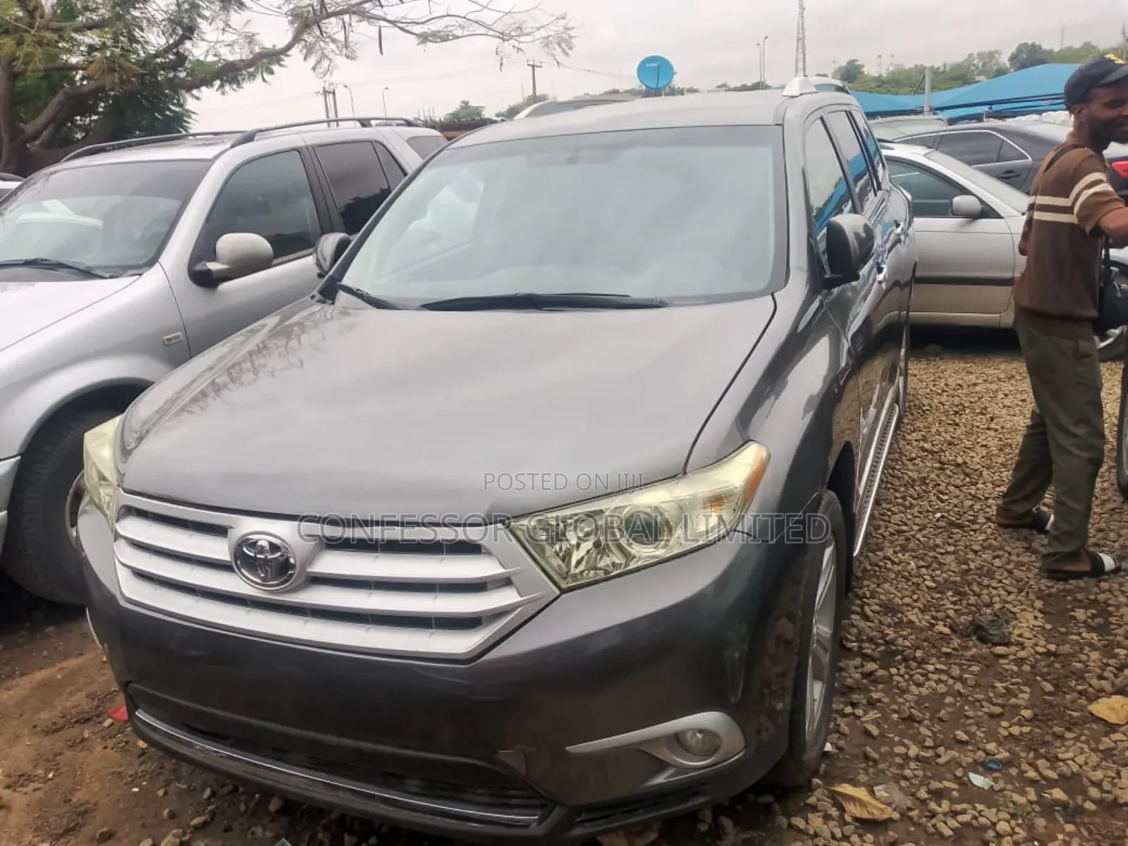 Toyota Highlander SE 2011 Gray