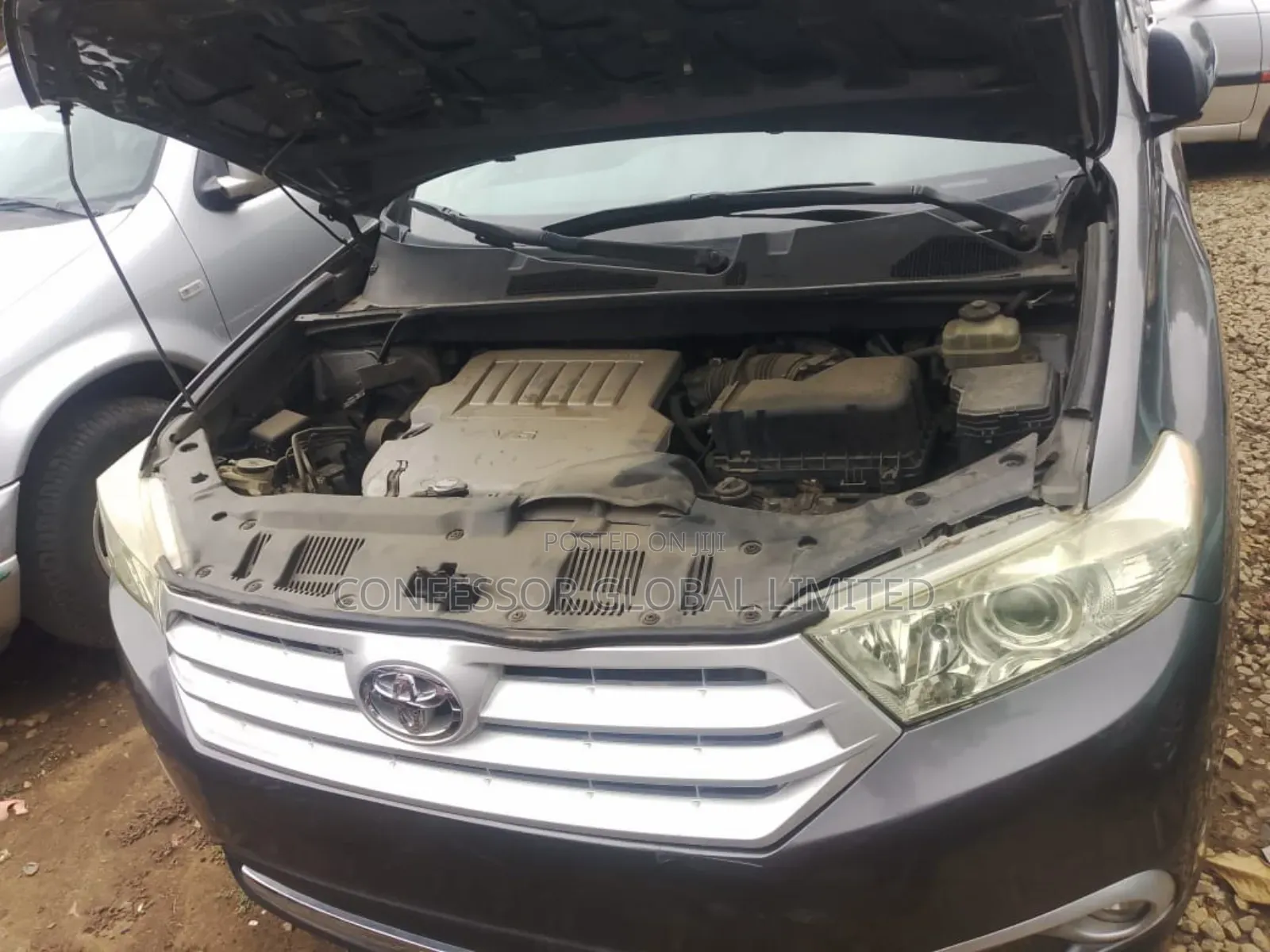Toyota Highlander SE 2011 Gray