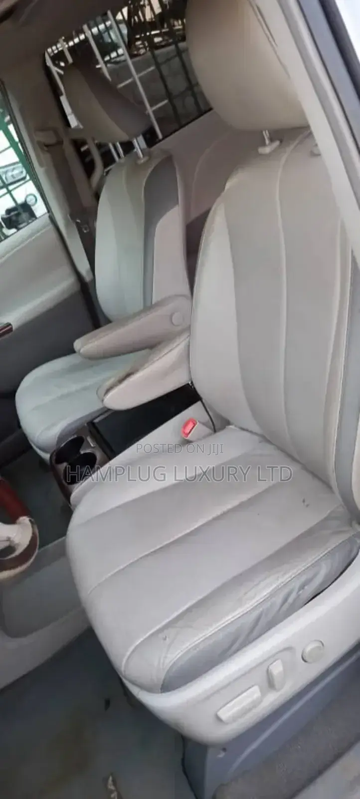 Toyota Sienna 2012 Gray