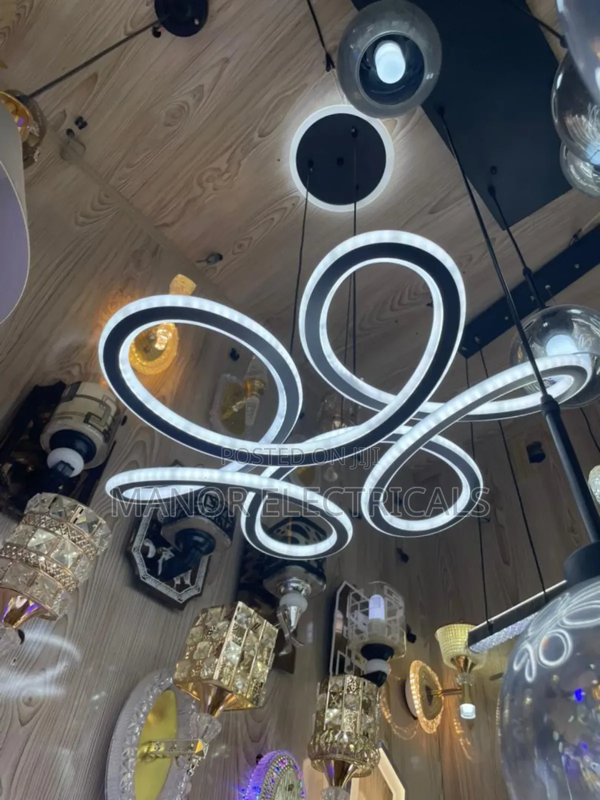 Stylish 3-Color Dropping Chandelier – Modern Led Ceiling Light