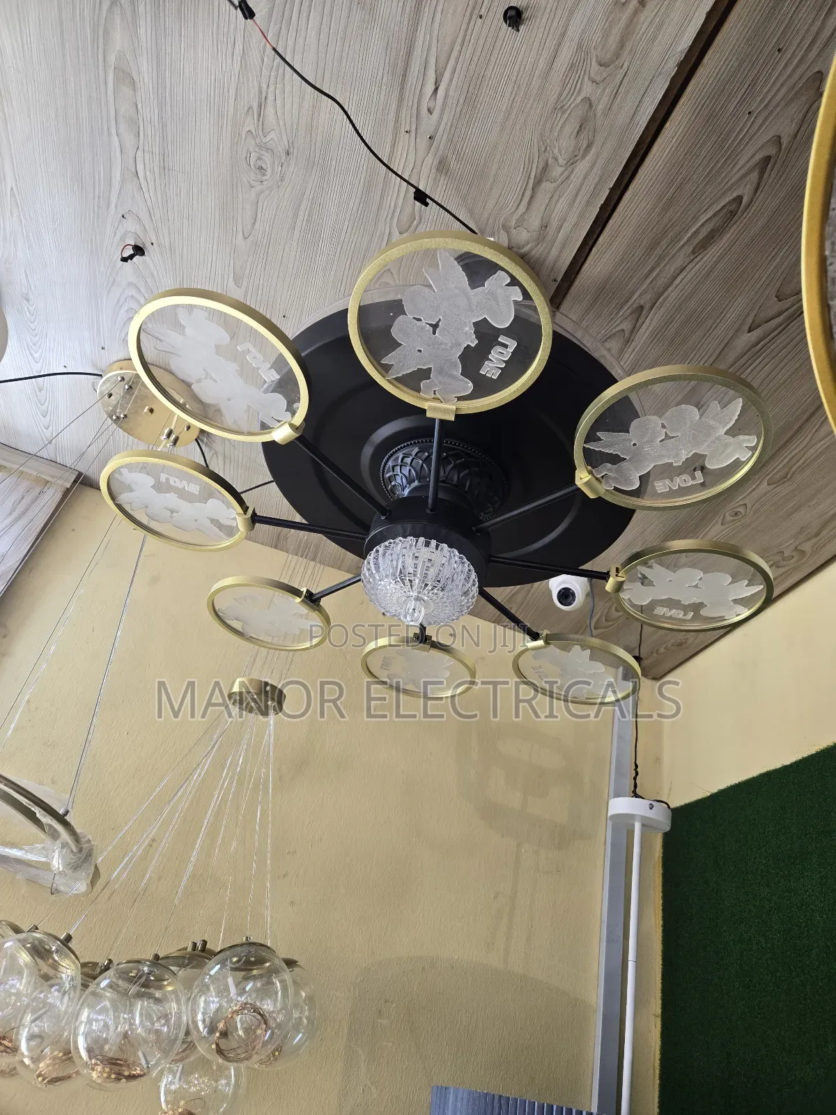 Fan Chandelier With Remote – 3 Color Led, White Body