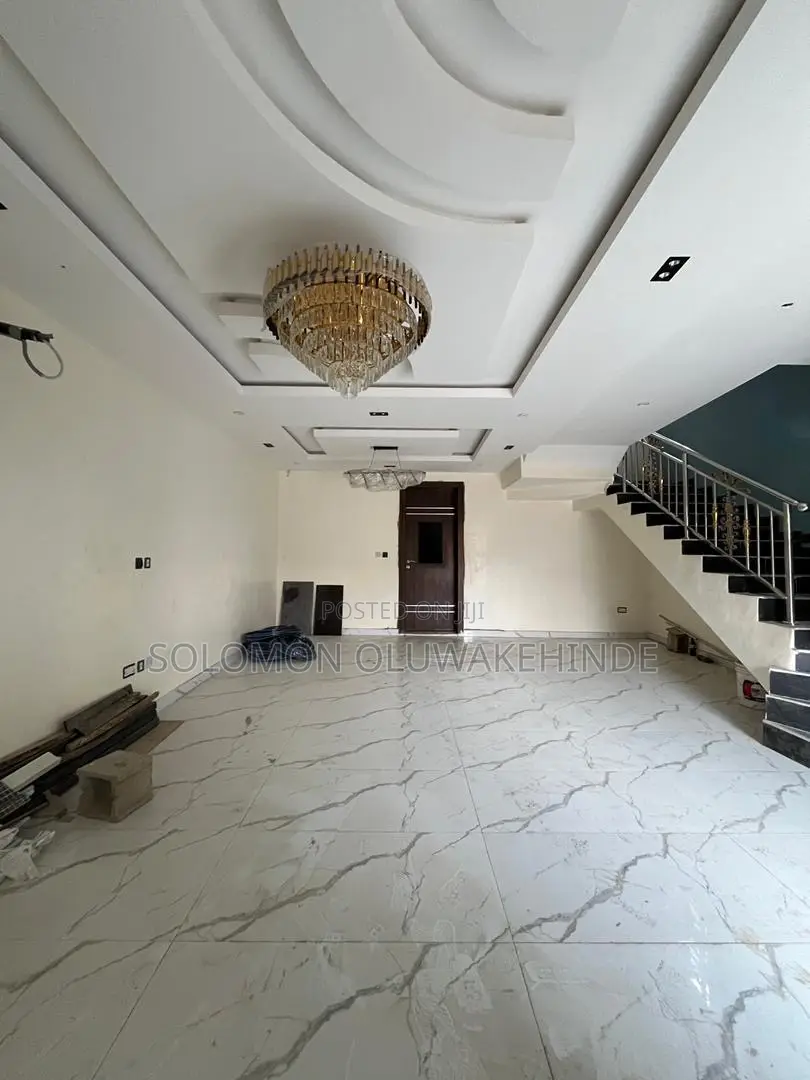 4bdrm Duplex in Gbagada, Lagos for sale