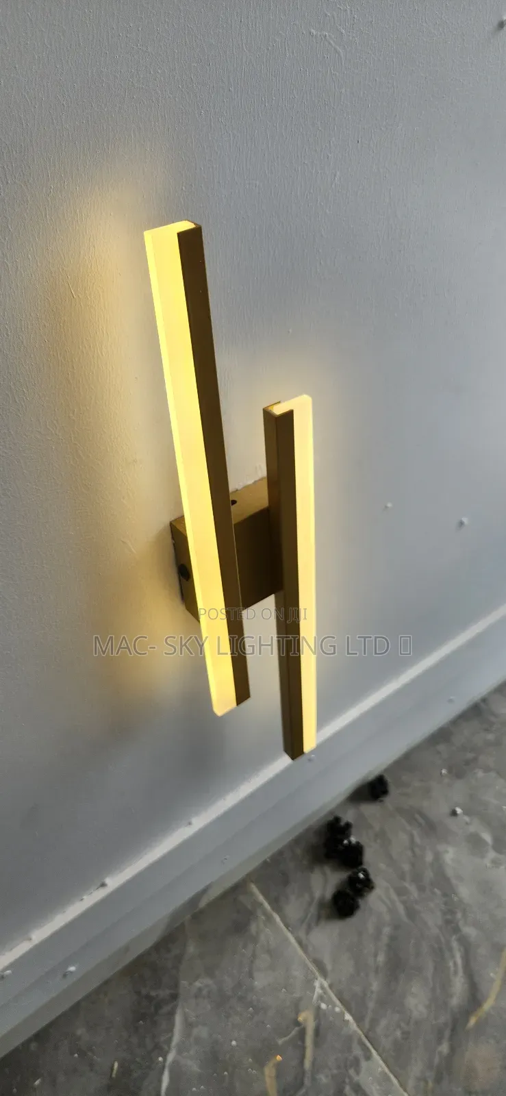 Edgegrow Wall Light