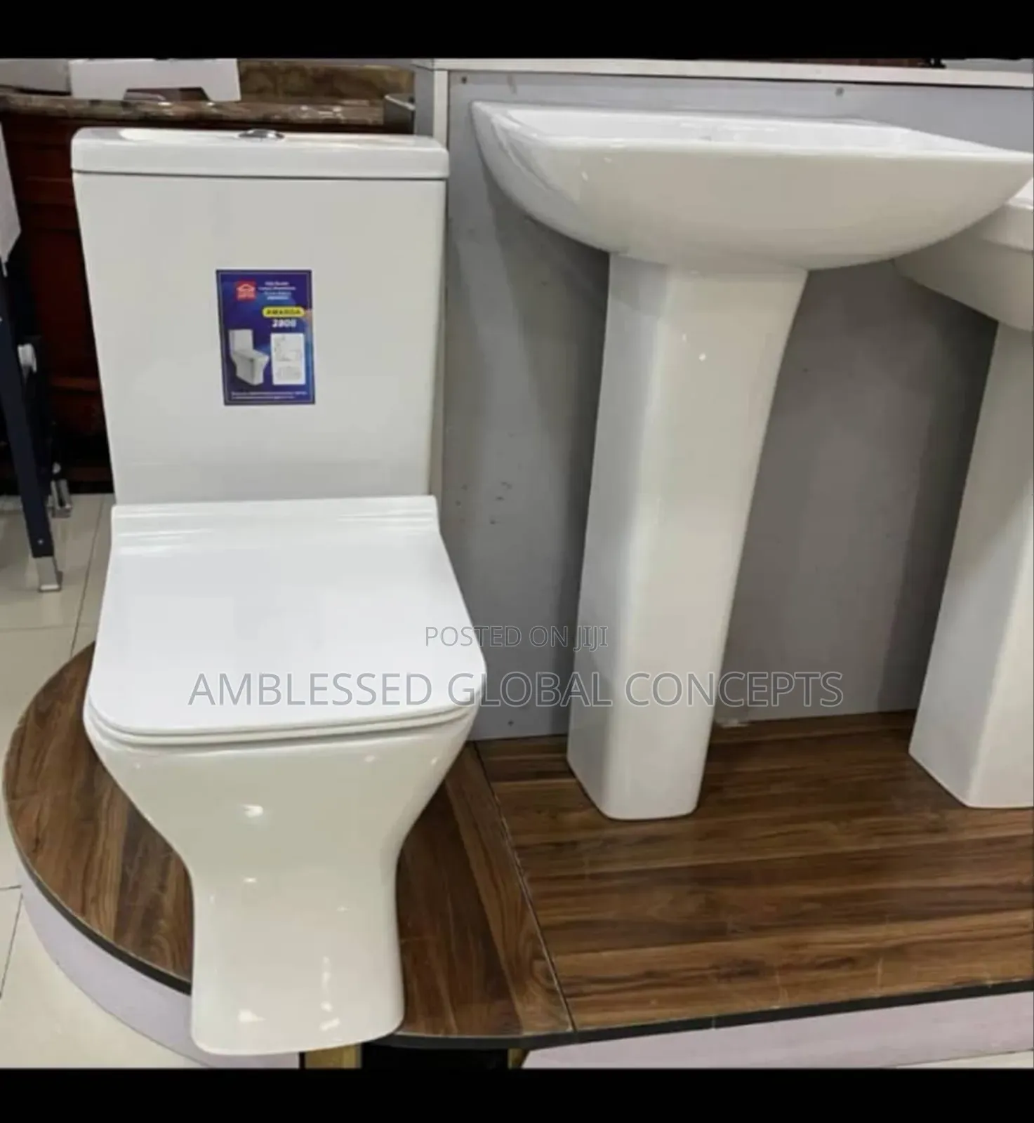 Brand New Toilet Wc