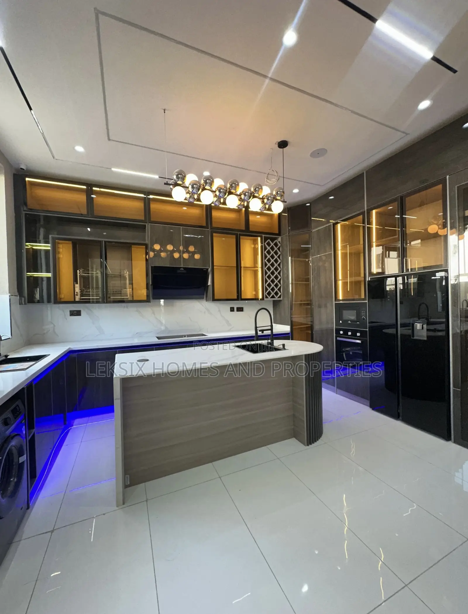 5bdrm Duplex in A Well Secured, Lekki Phase 2 for sale