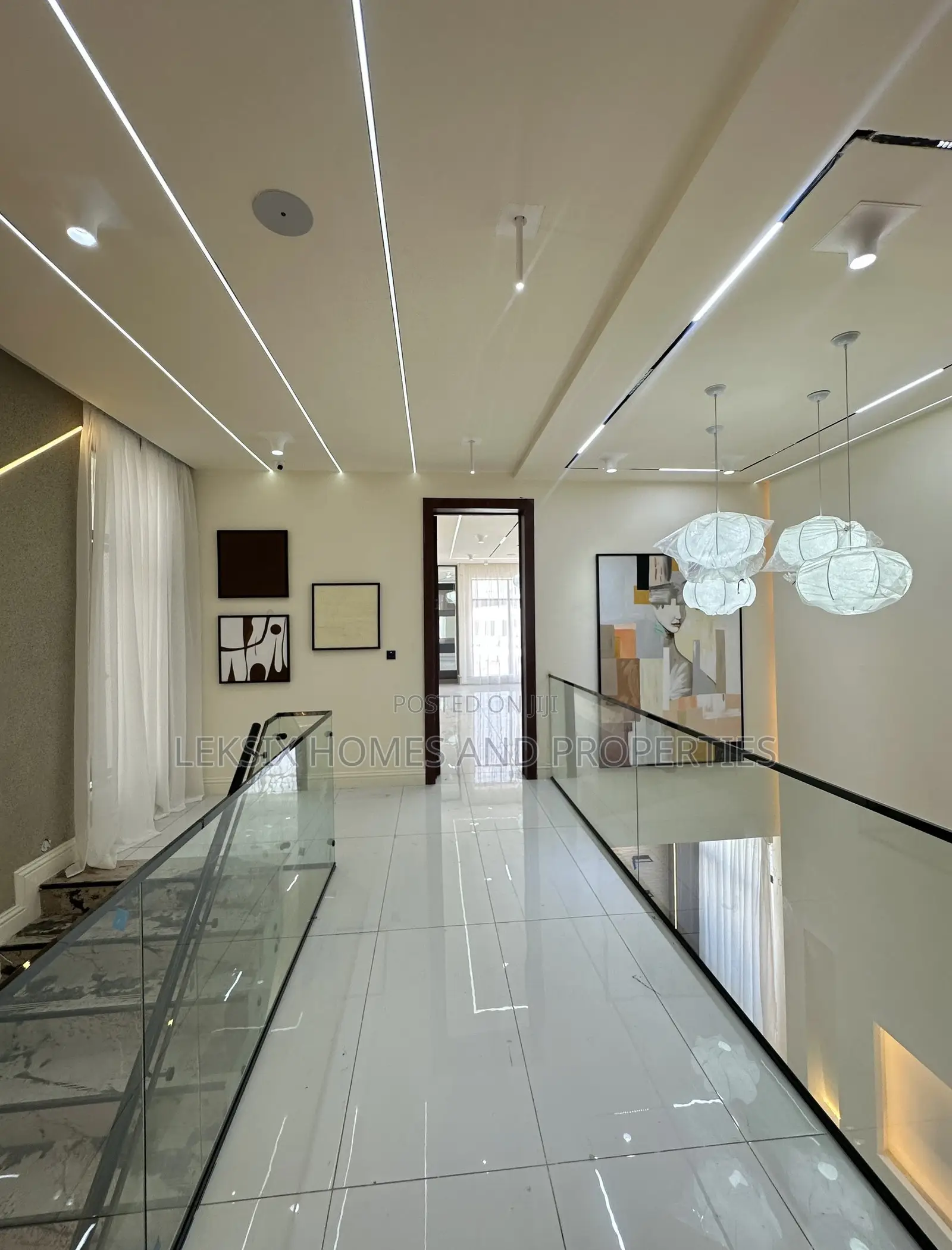 5bdrm Duplex in A Well Secured, Lekki Phase 2 for sale