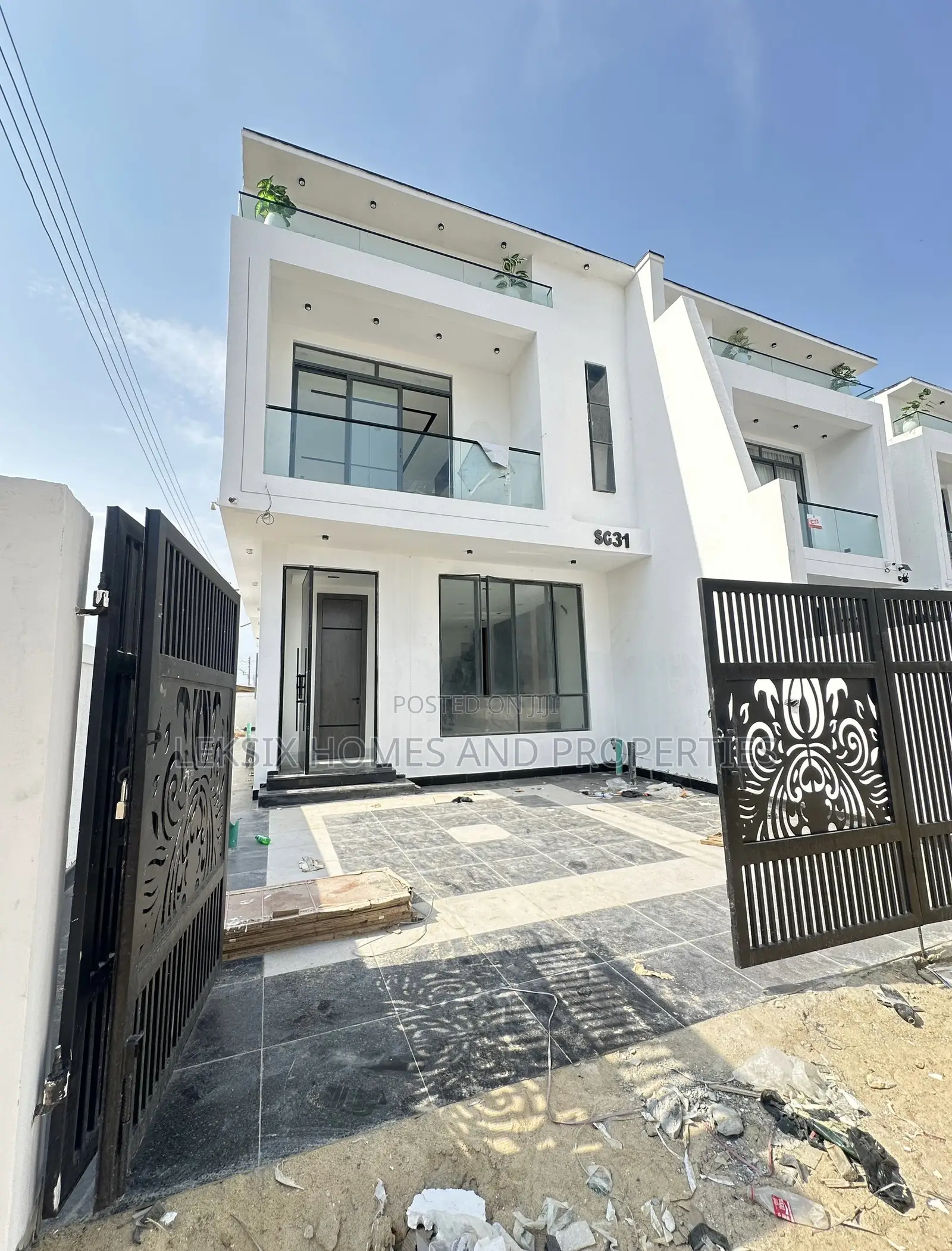 5bdrm Duplex in A Well Secured, Chevron for sale