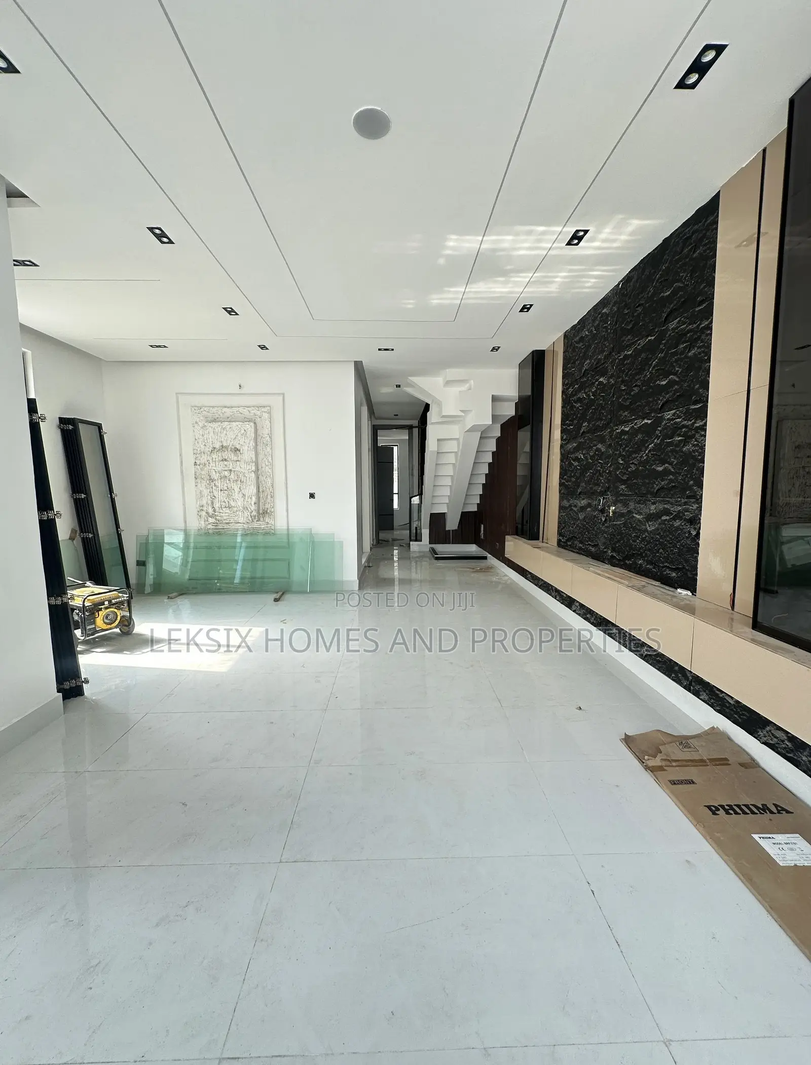 5bdrm Duplex in A Well Secured, Chevron for sale