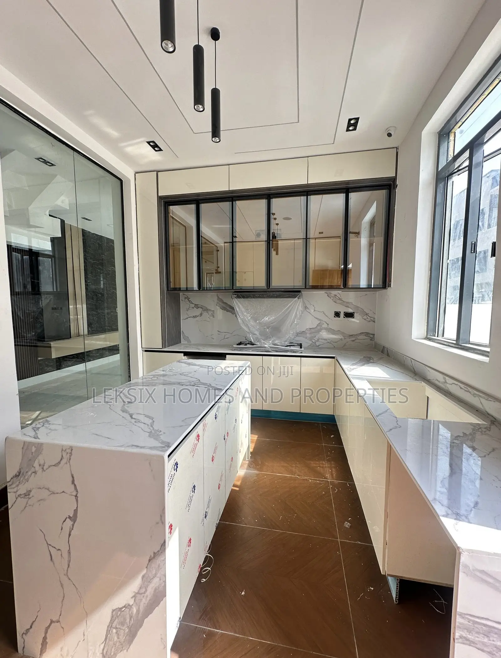 5bdrm Duplex in A Well Secured, Chevron for sale