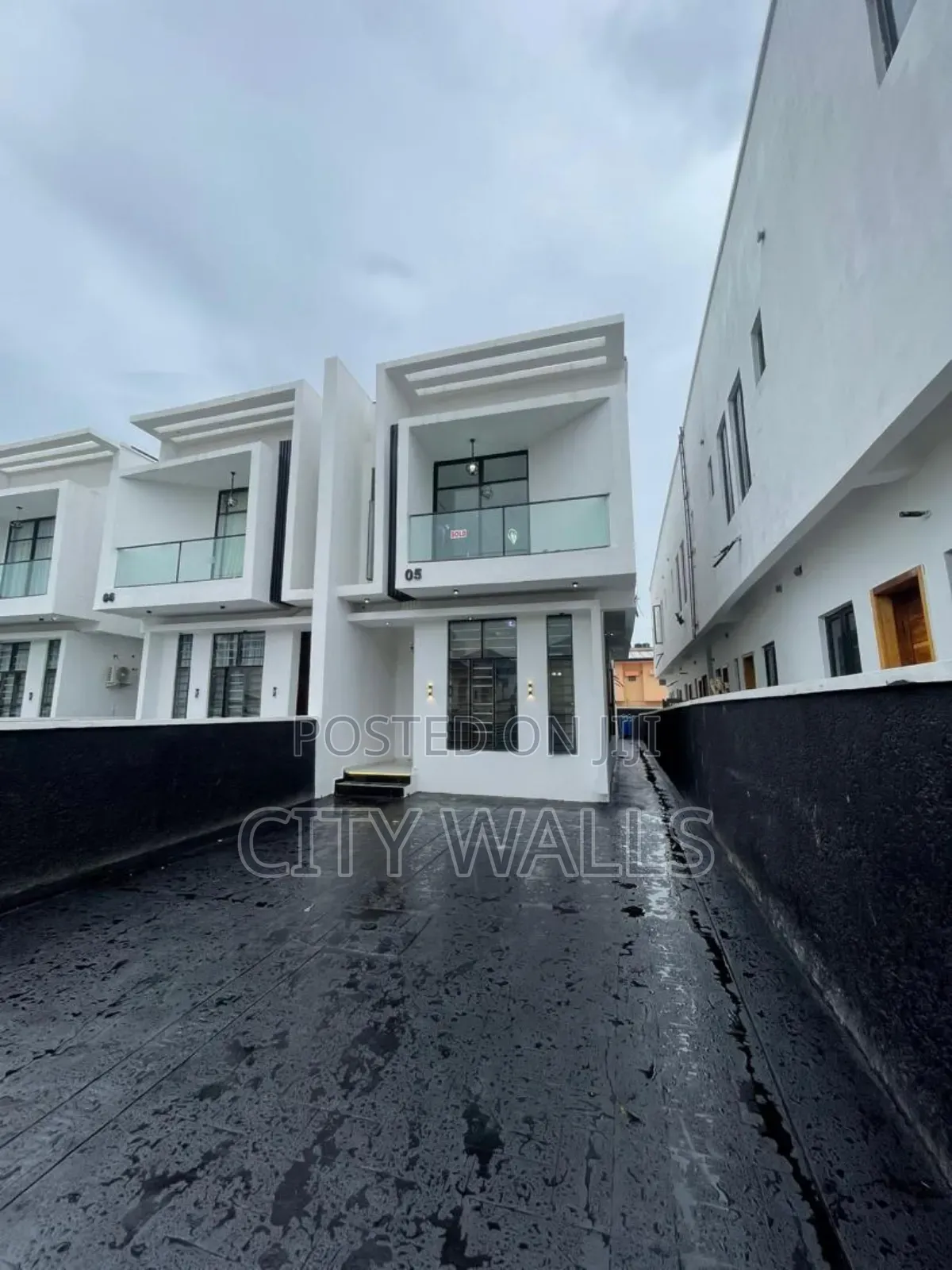 4bdrm Duplex in Idado for rent