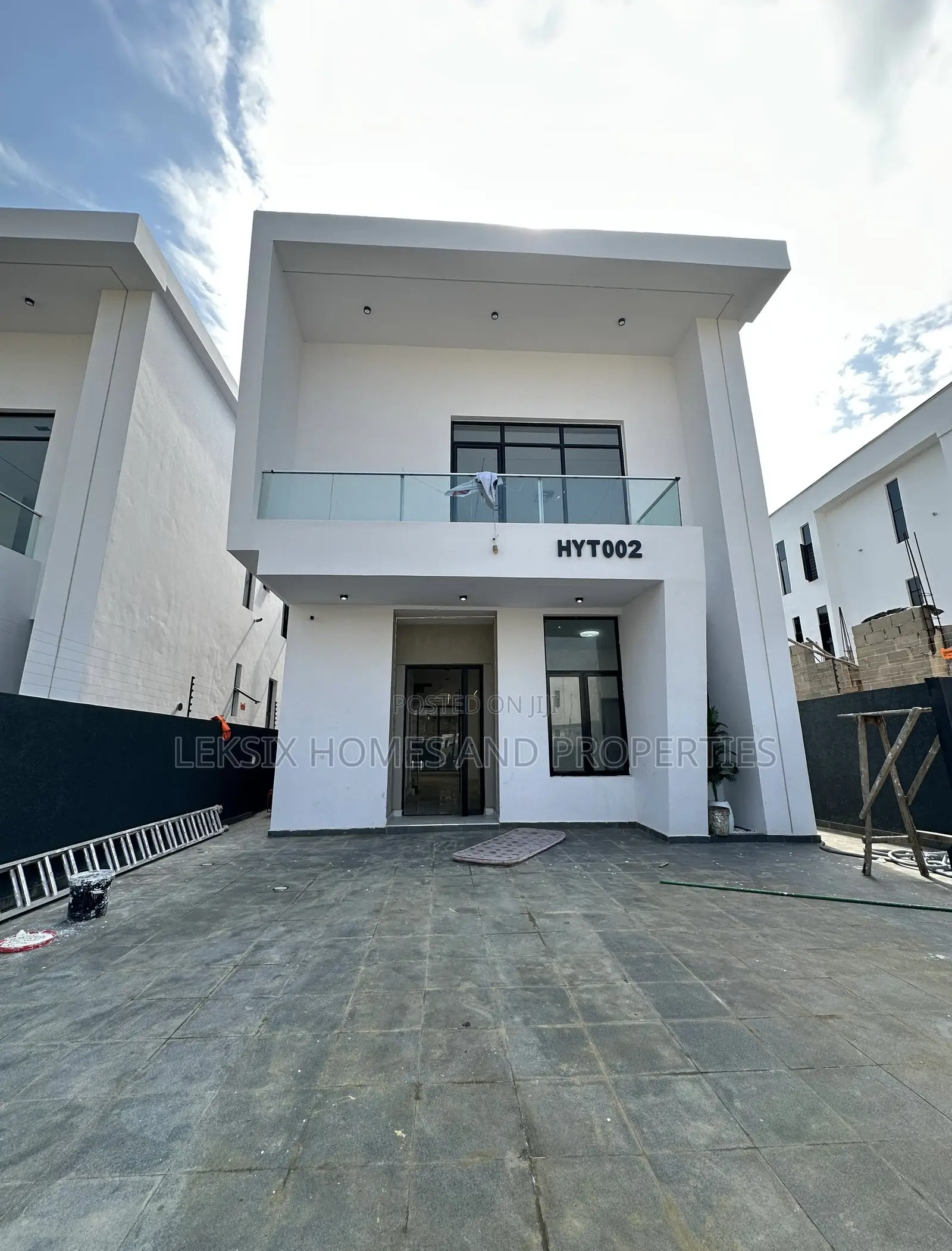 5bdrm Duplex in A Well Secured, Chevron for sale
