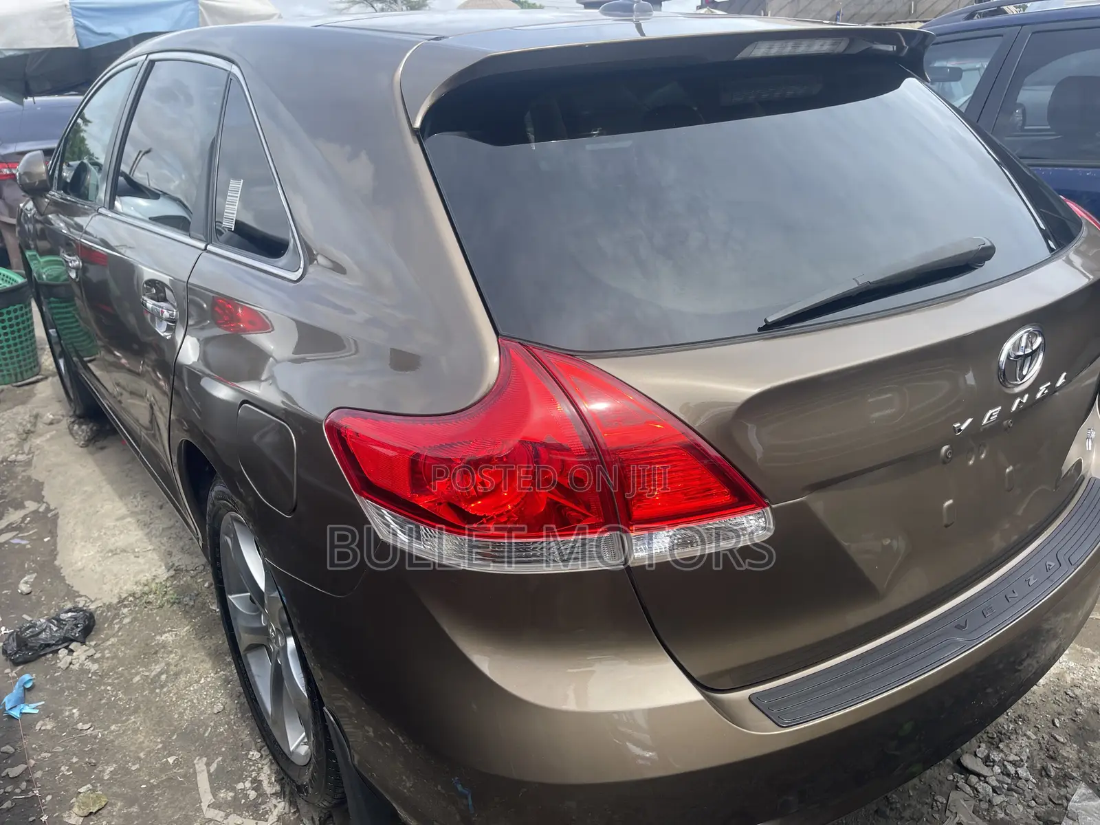 Toyota Venza AWD 2012 Gold