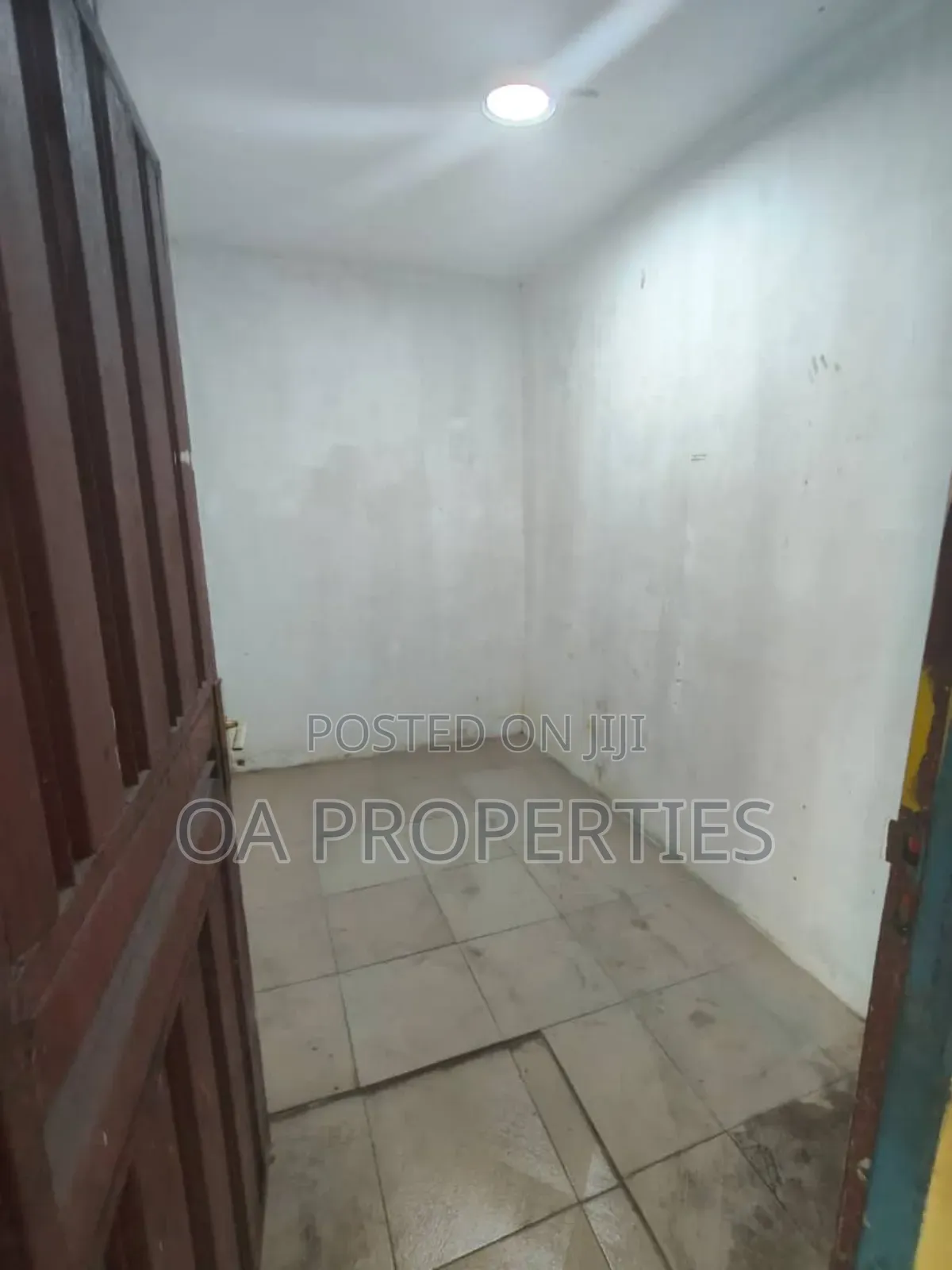 Mini Warehouse With Office Space Along Ui-Ojoo - Orogun Rd.2.4m