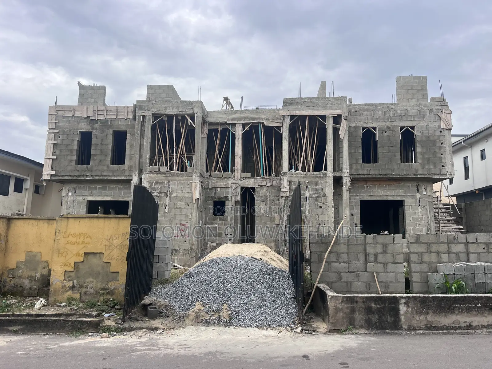 4bdrm Duplex in Gemade Estate, Alimosho for sale