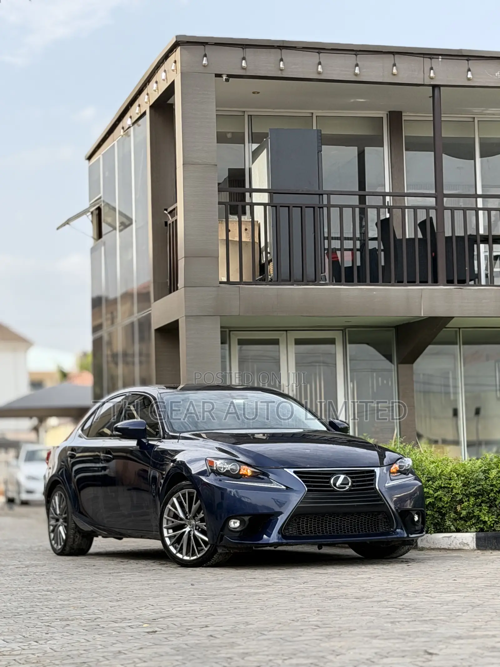Lexus IS 250 4WD 2015 Blue
