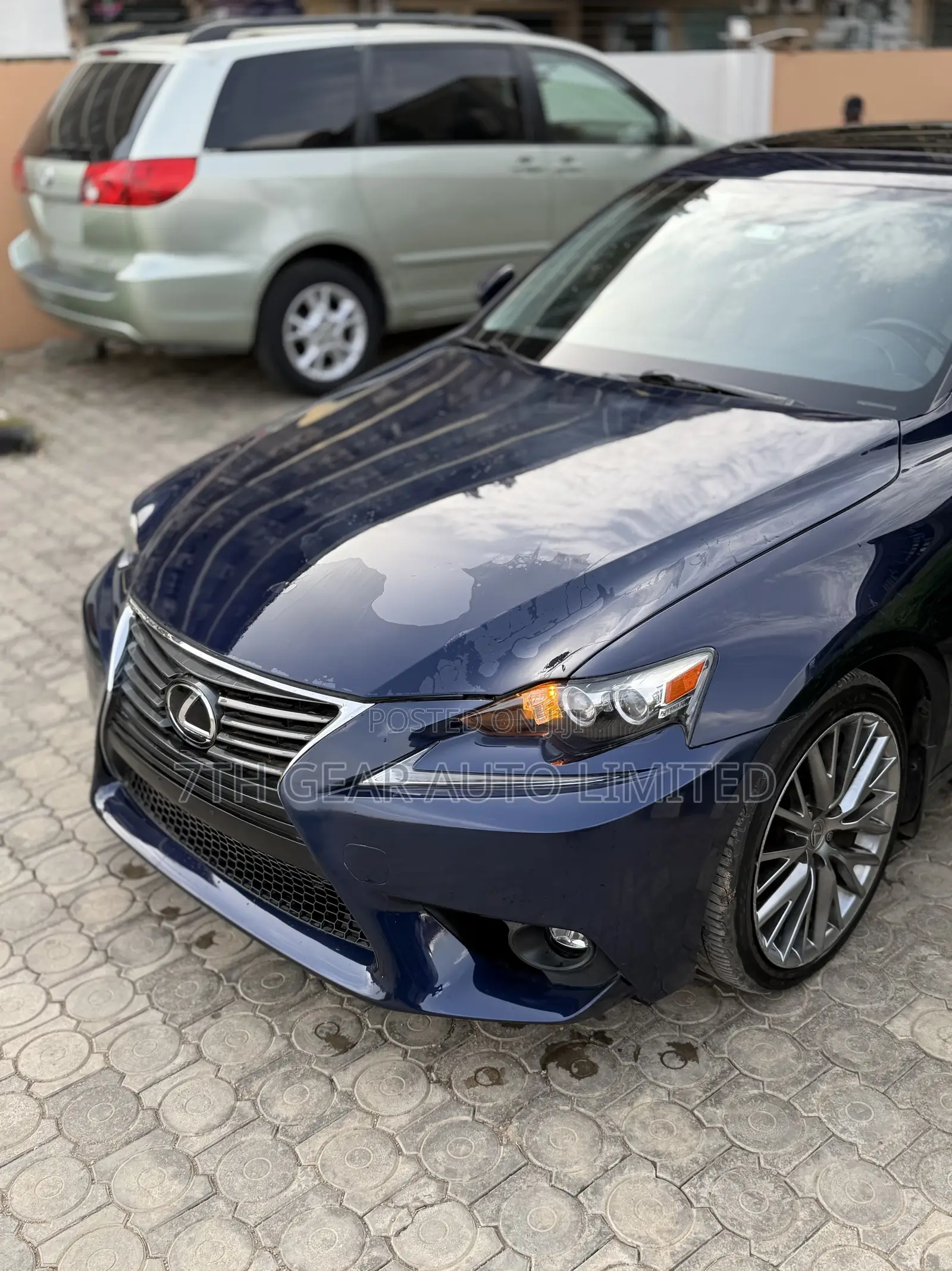 Lexus IS 250 4WD 2015 Blue