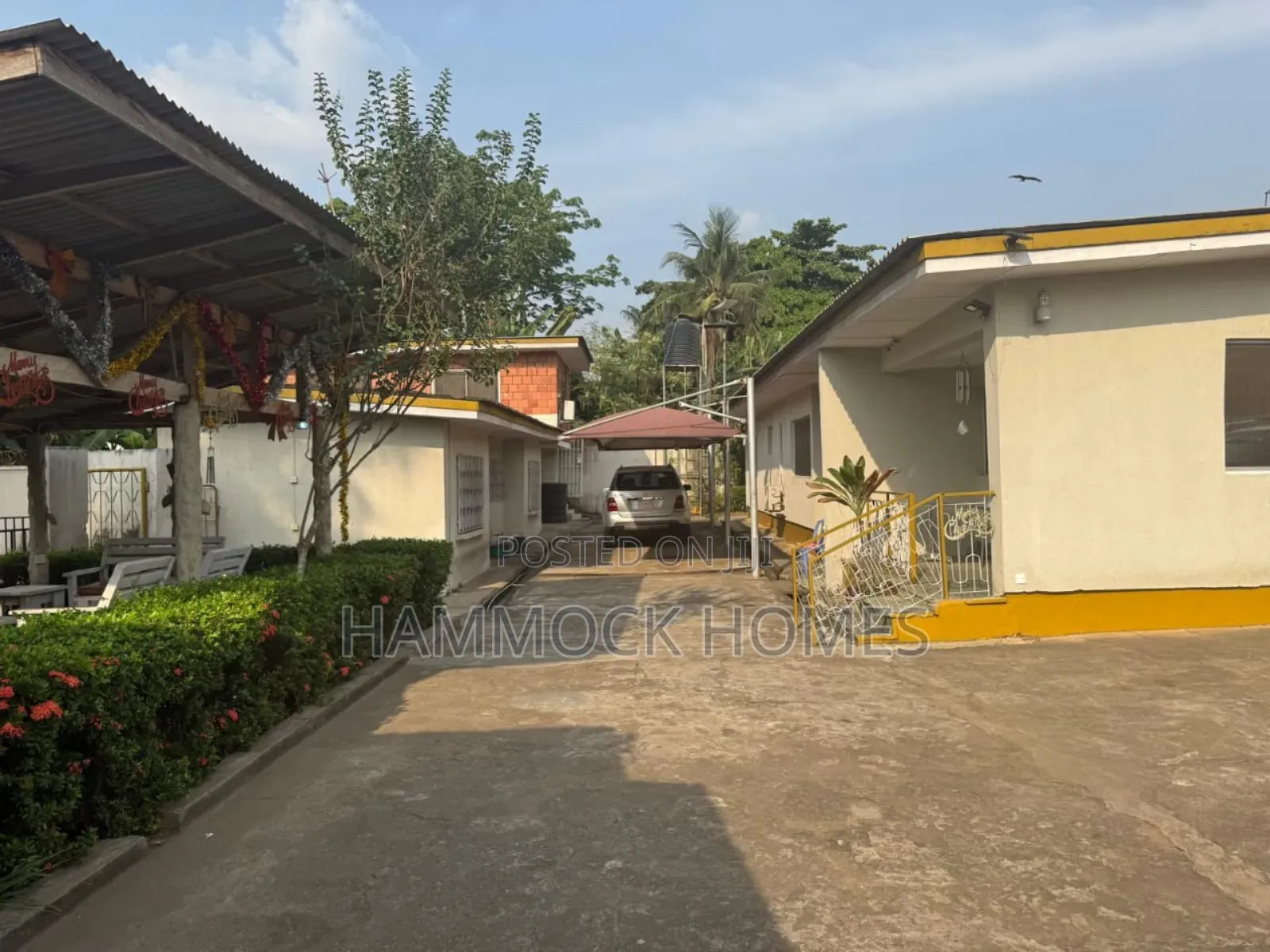 8bdrm Mansion in Ool Bodija Estate for sale