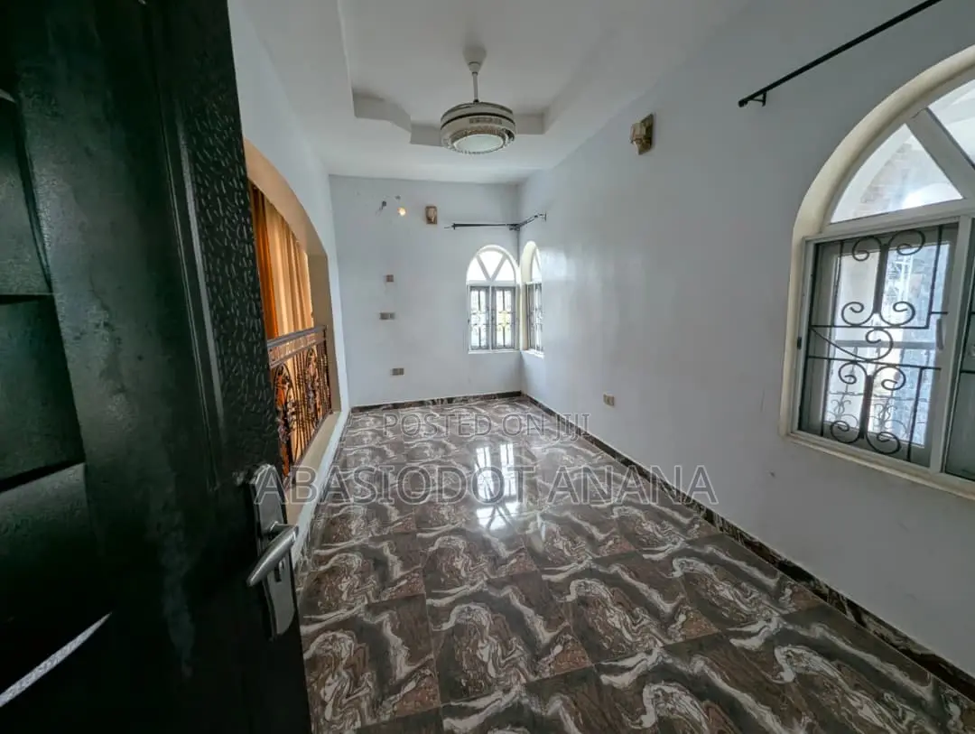 Furnished 4bdrm Duplex in Shelter Afrique, Uyo for sale