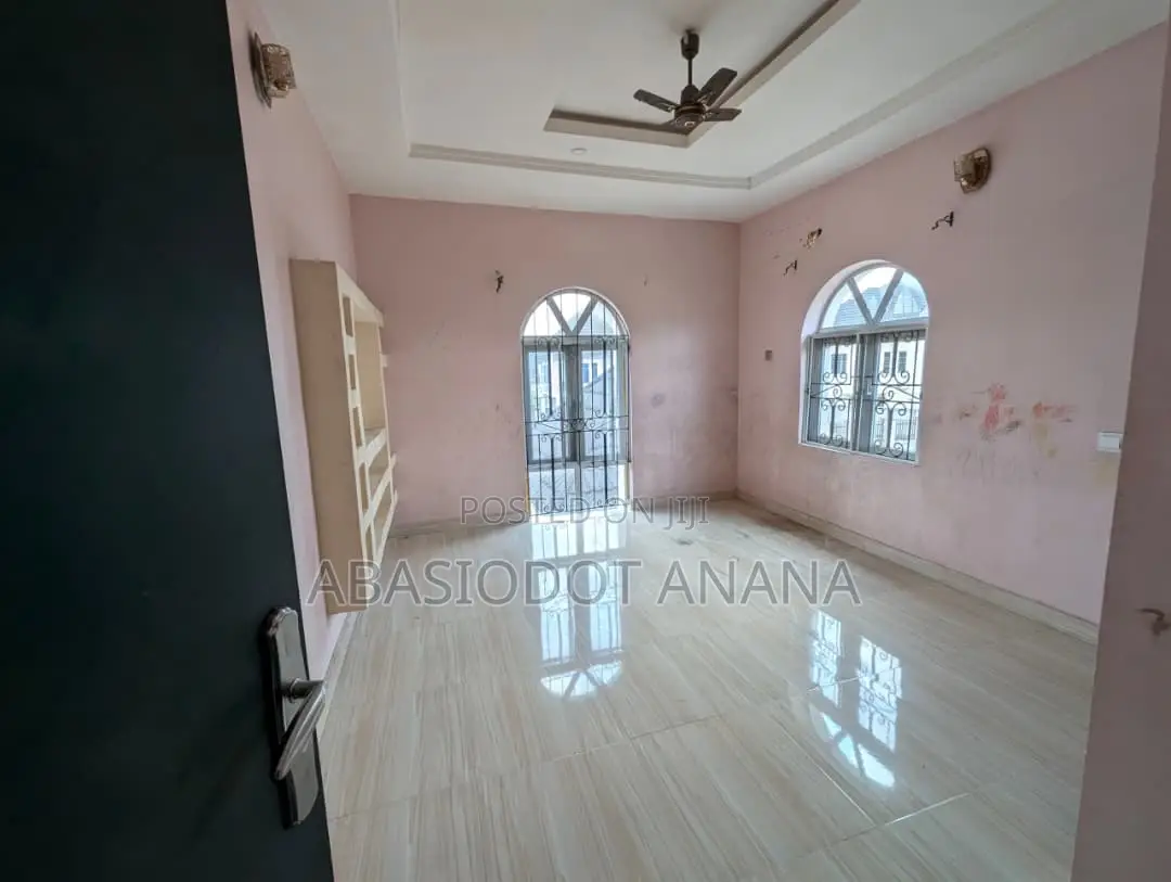 Furnished 4bdrm Duplex in Shelter Afrique, Uyo for sale