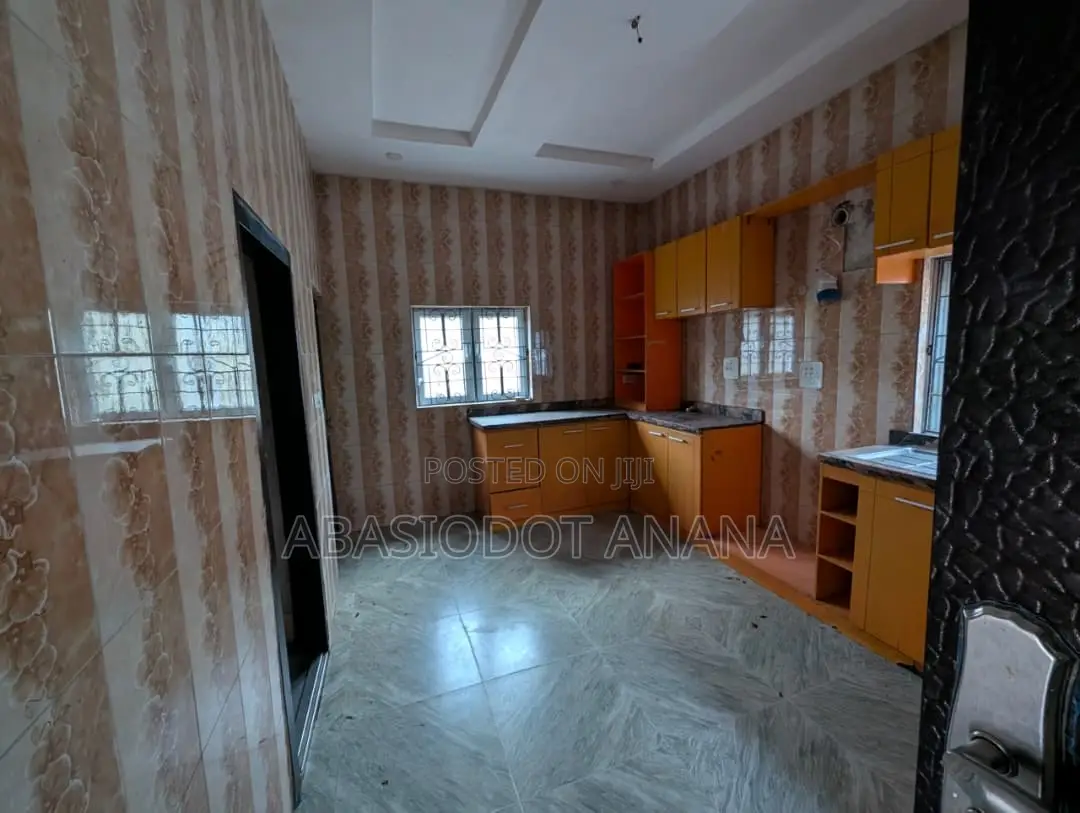 Furnished 4bdrm Duplex in Shelter Afrique, Uyo for sale
