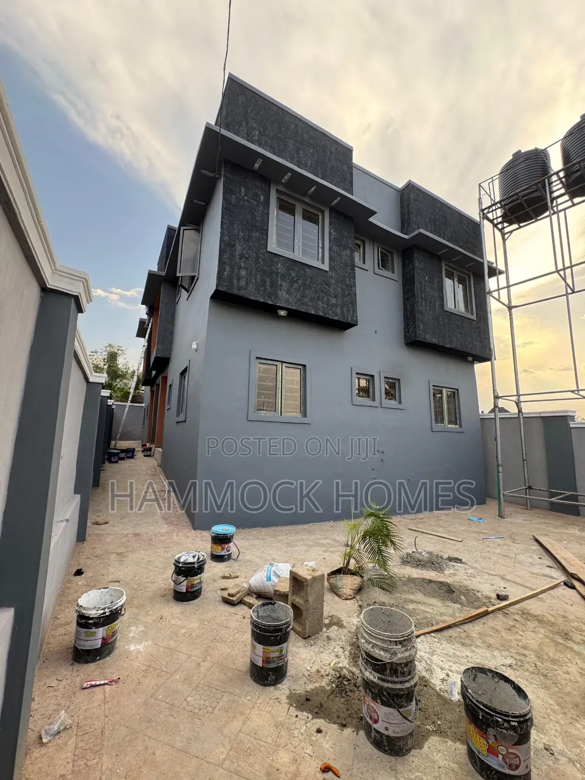 8bdrm Block of Flats in Almond Estate, Akobo for sale