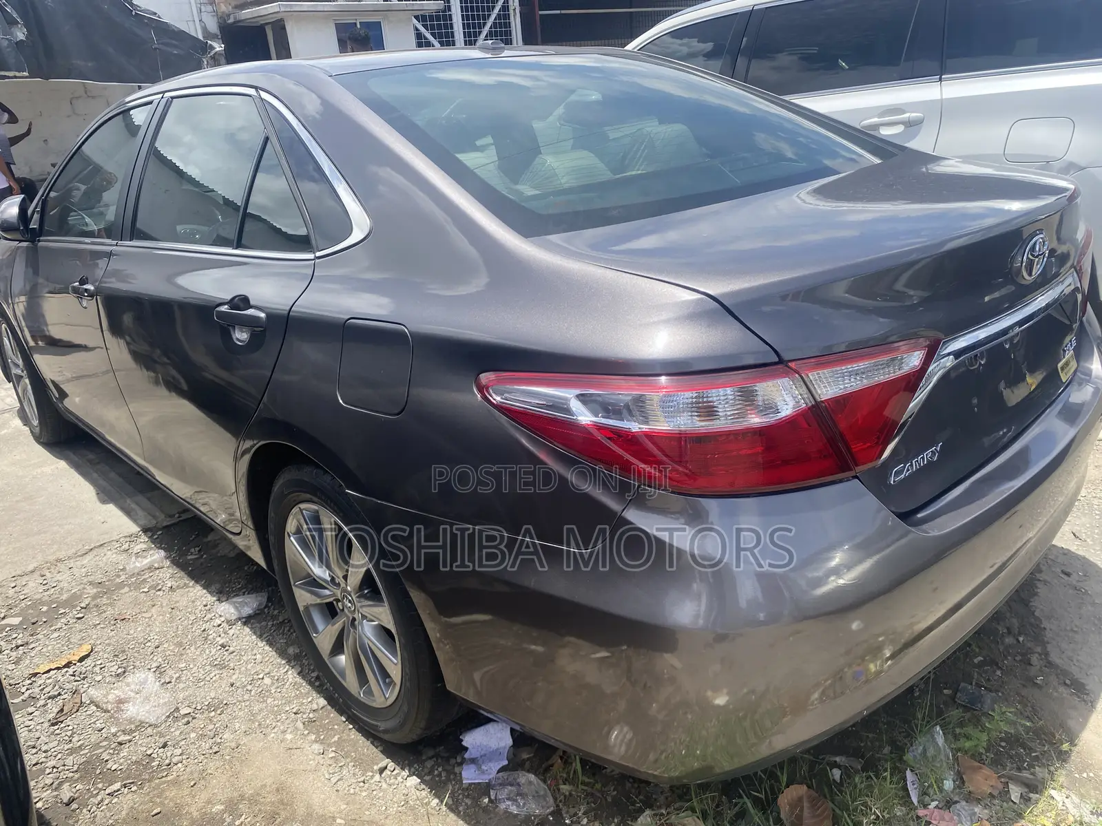 Toyota Camry XLE 4dr Sedan (2.5L 4cyl 6A) 2017 Gray