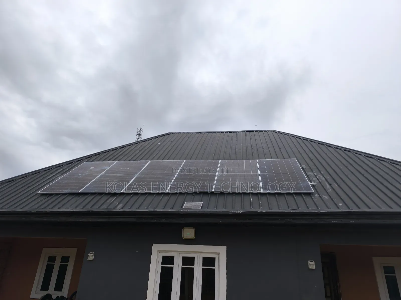 Itel 8kwh
Solar Power System + 8 Jinko 590watt Panels