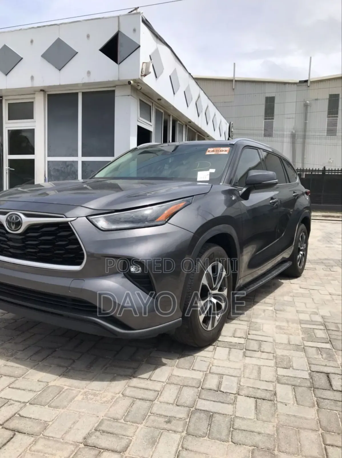 Toyota Highlander XLE 2021 Gray