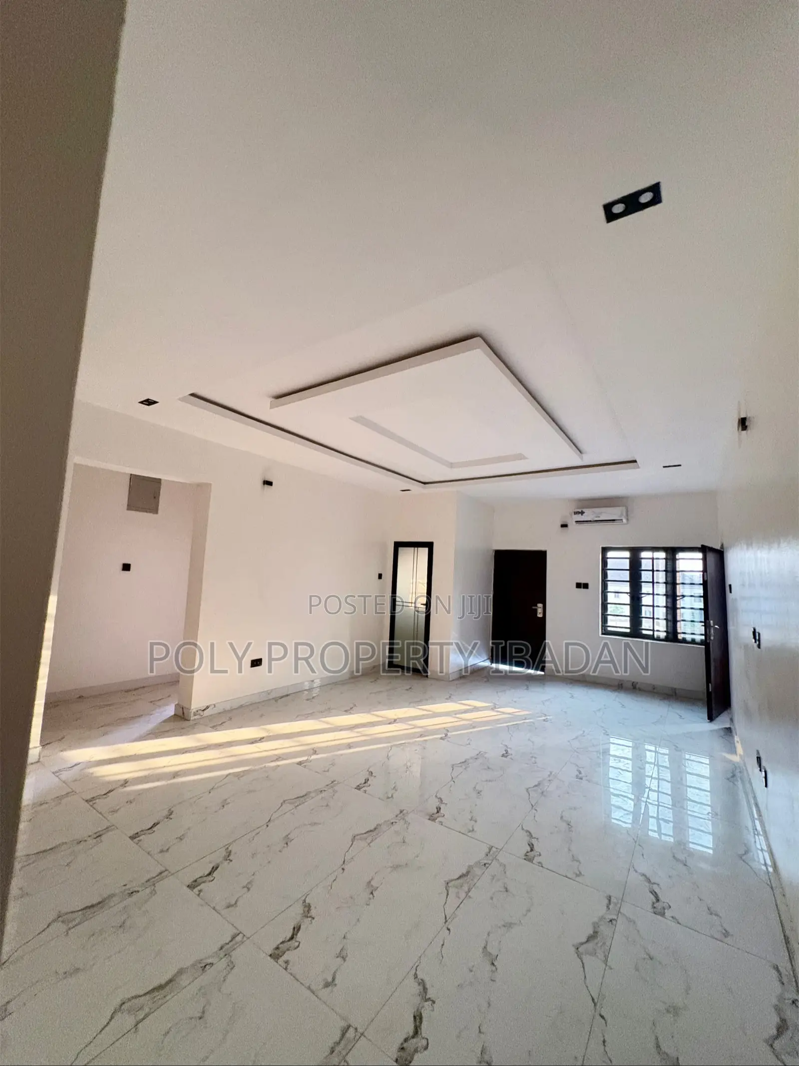 3bdrm Apartment in Kolapo Ishola Gra, Ibadan for rent